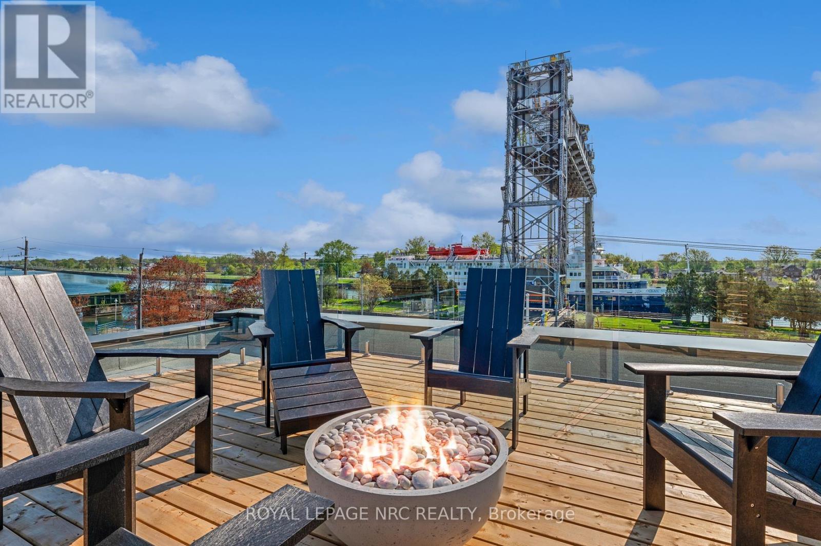 244 West Street, Port Colborne, Ontario  L3K 4E4 - Photo 5 - X12414351