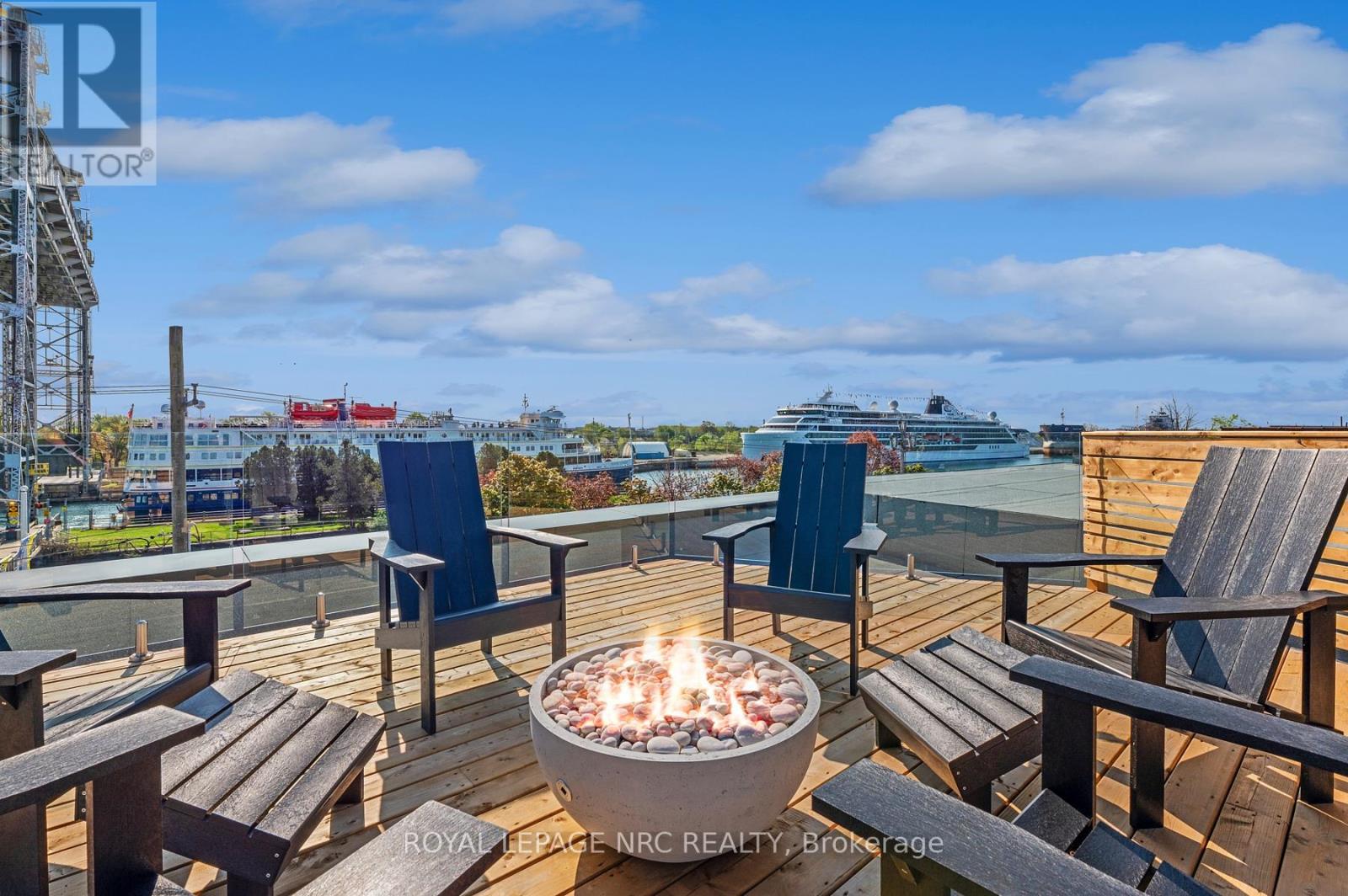 244 West Street, Port Colborne, Ontario  L3K 4E4 - Photo 6 - X12414351