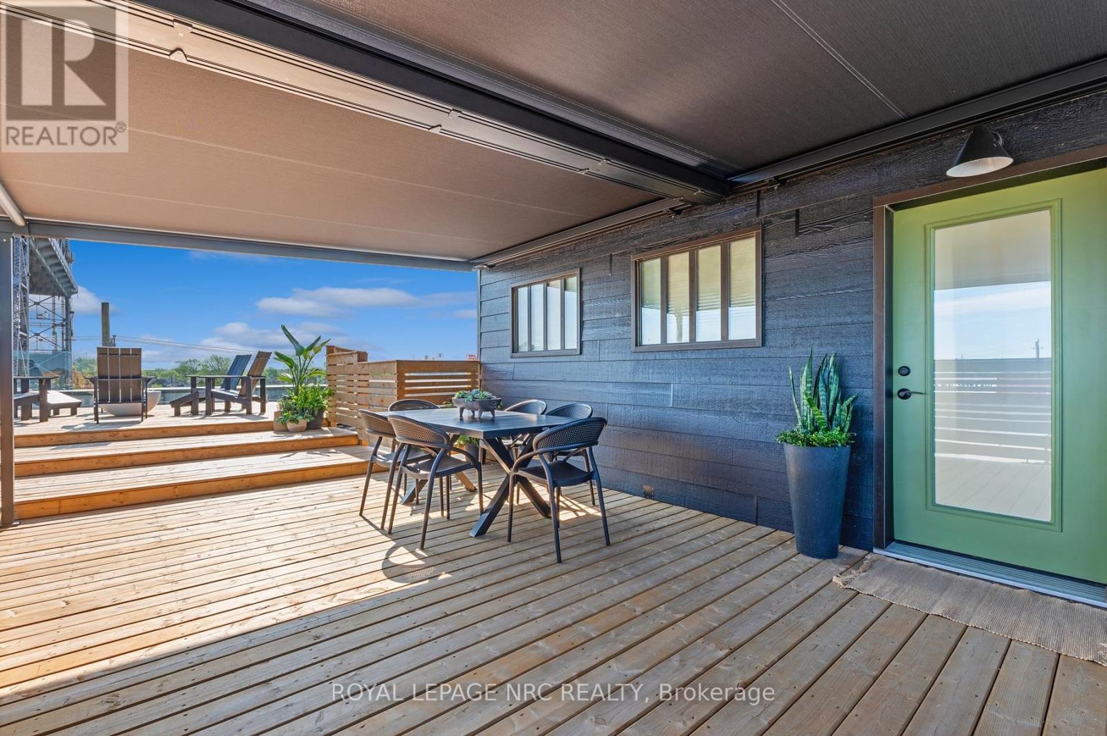 244 West Street, Port Colborne, Ontario  L3K 4E4 - Photo 9 - X12414351