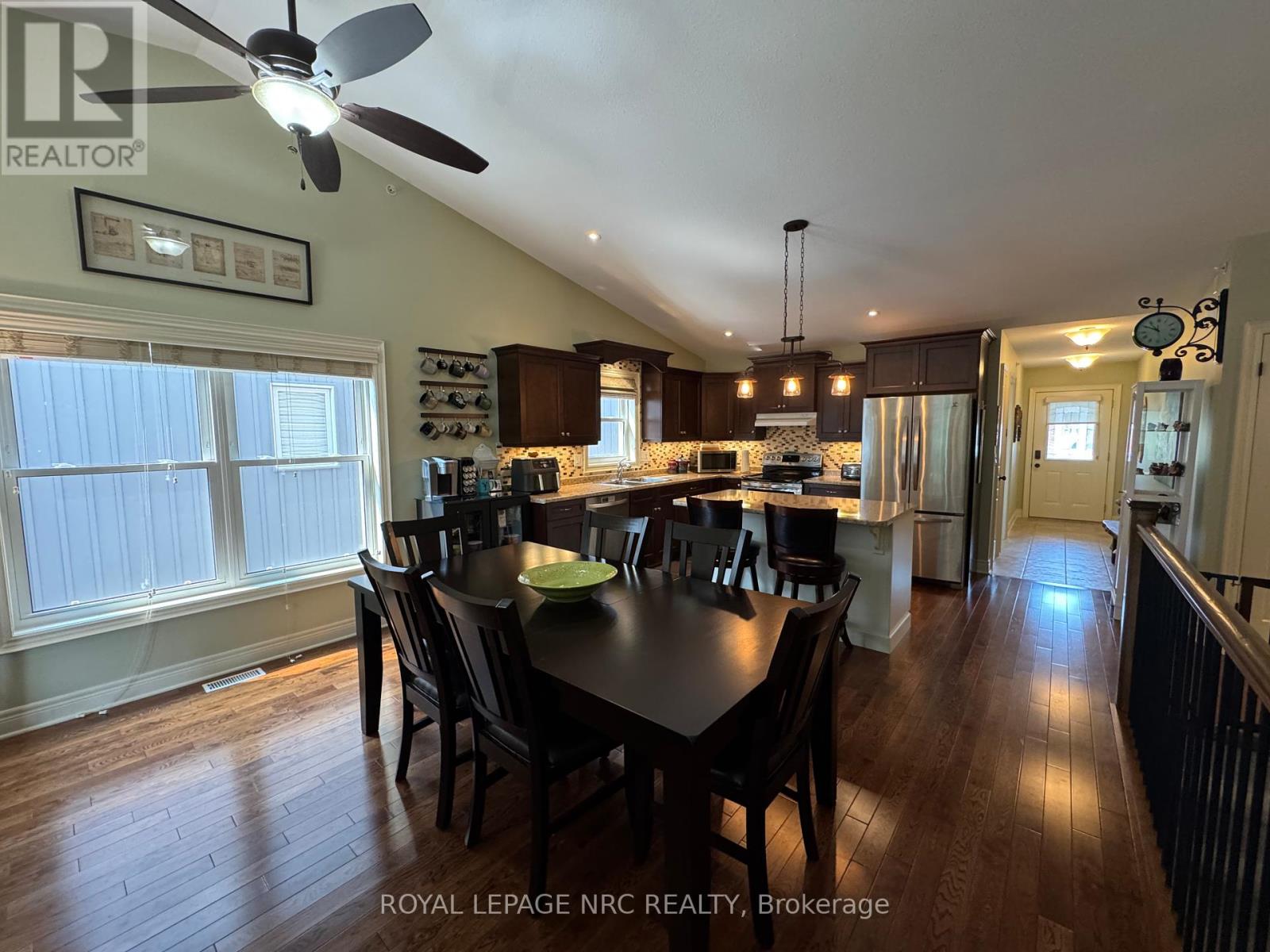 70 Parkside Drive, St. Catharines, Ontario  L2M 0B2 - Photo 13 - X12415164