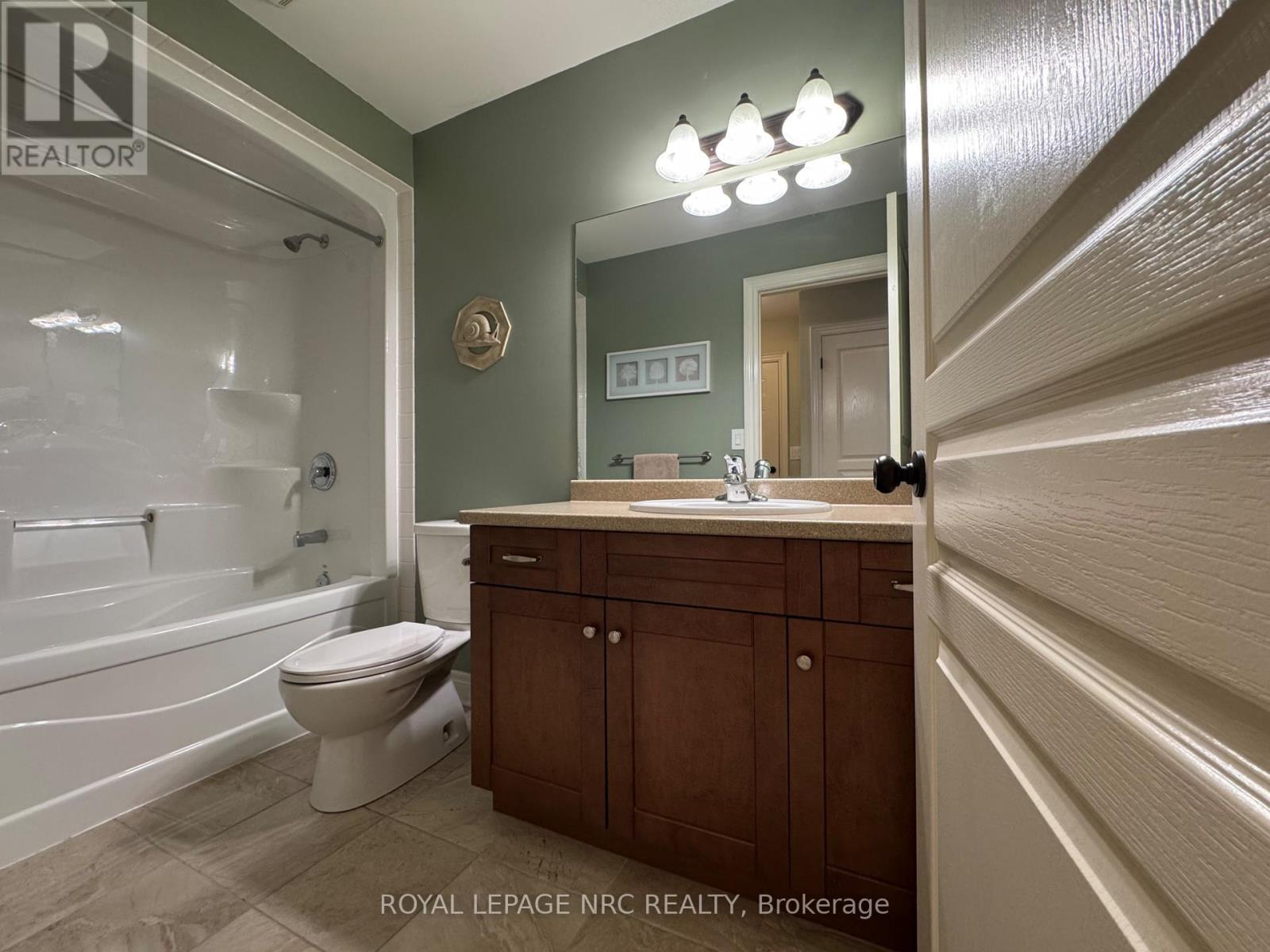 70 Parkside Drive, St. Catharines, Ontario  L2M 0B2 - Photo 20 - X12415164