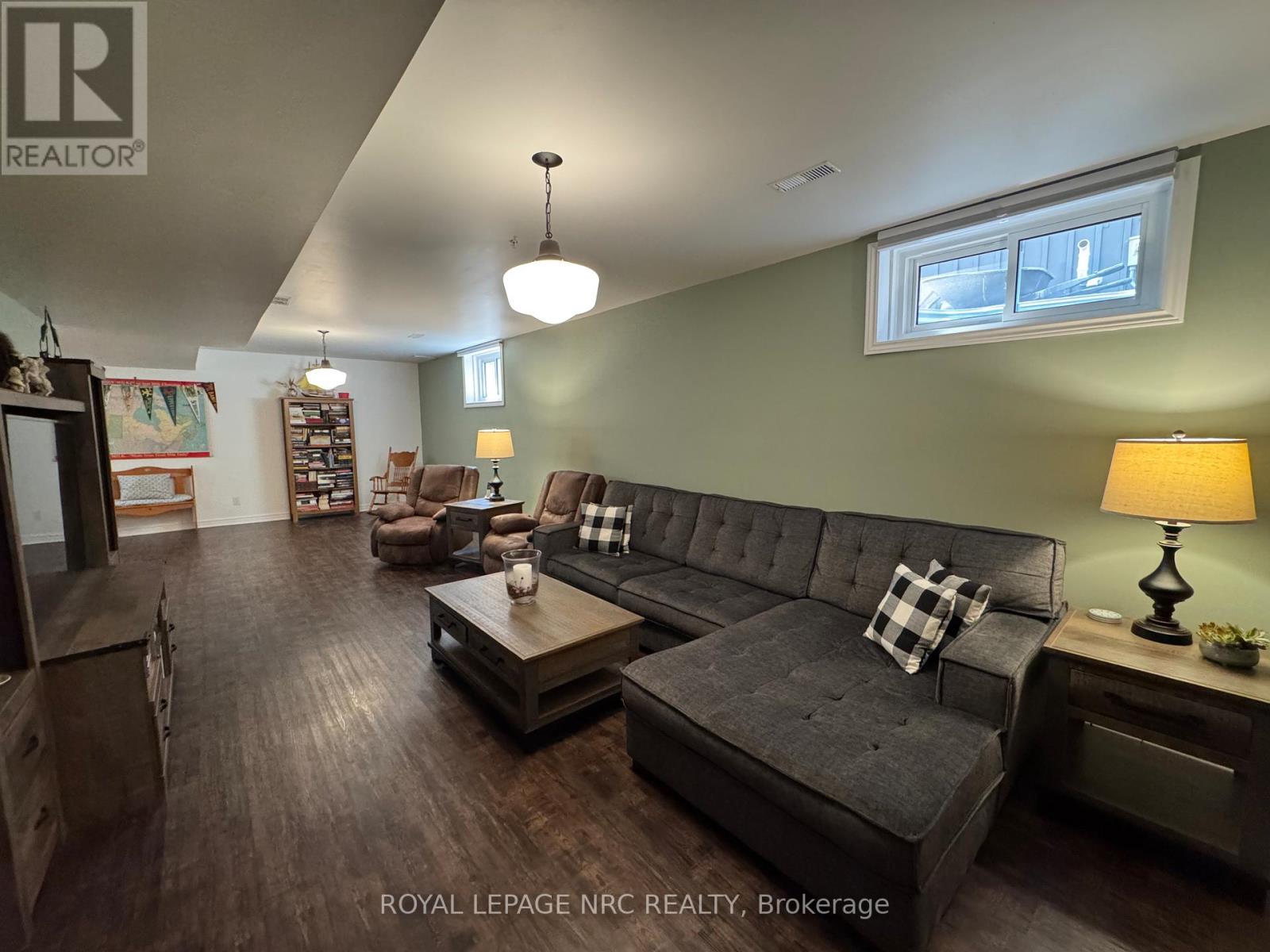 70 Parkside Drive, St. Catharines, Ontario  L2M 0B2 - Photo 23 - X12415164