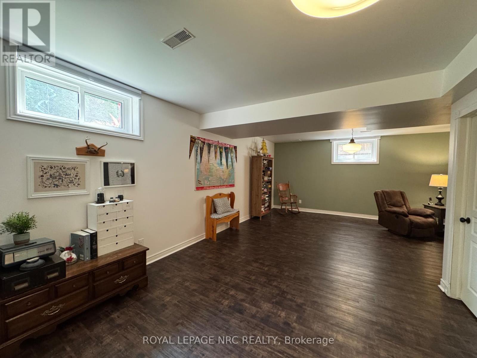 70 Parkside Drive, St. Catharines, Ontario  L2M 0B2 - Photo 25 - X12415164