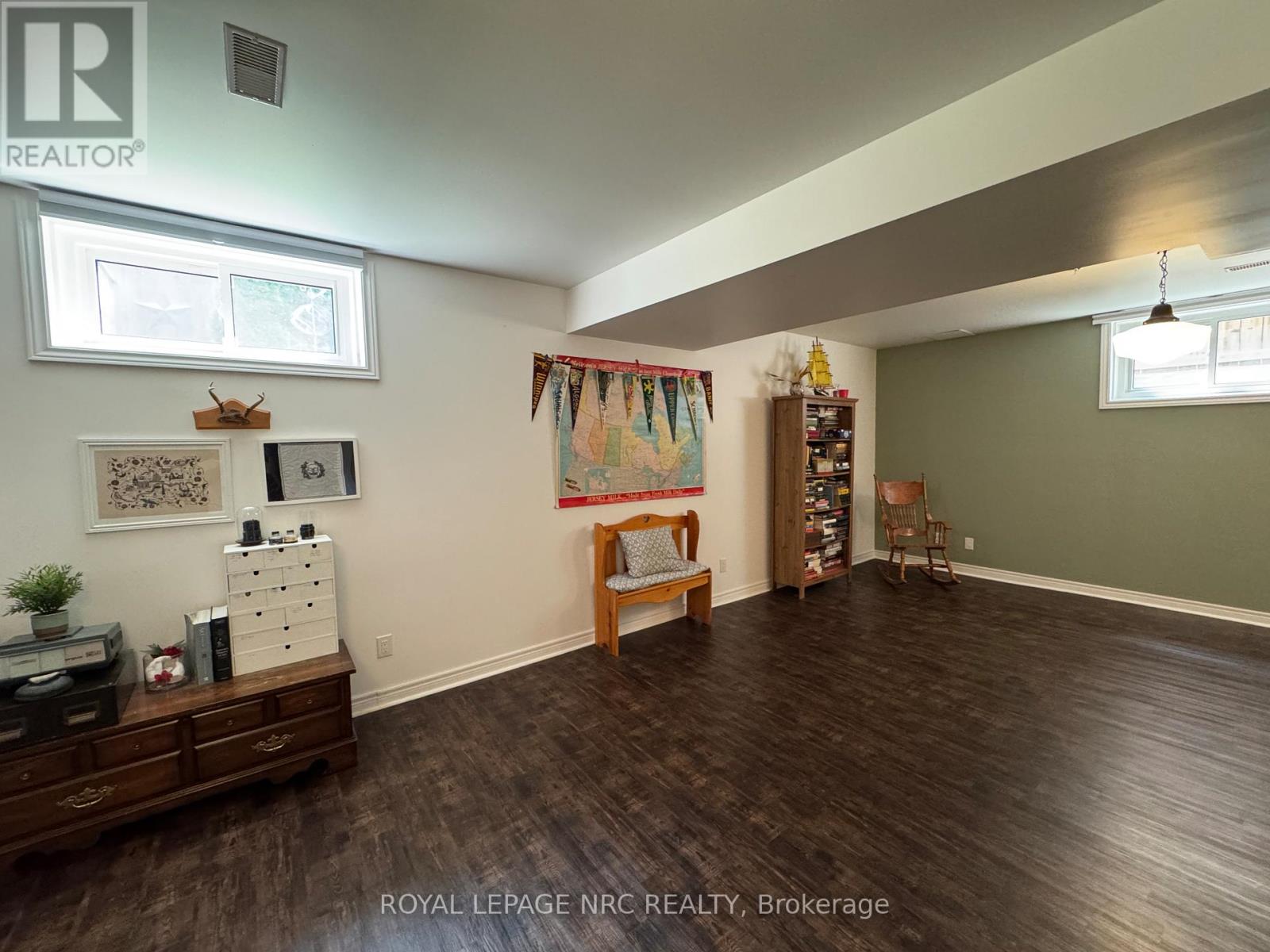 70 Parkside Drive, St. Catharines, Ontario  L2M 0B2 - Photo 27 - X12415164