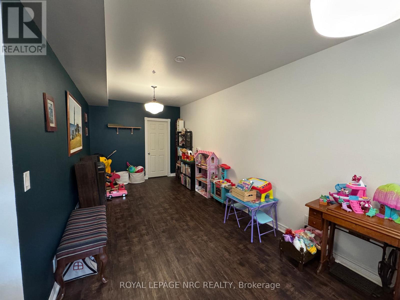 70 Parkside Drive, St. Catharines, Ontario  L2M 0B2 - Photo 28 - X12415164