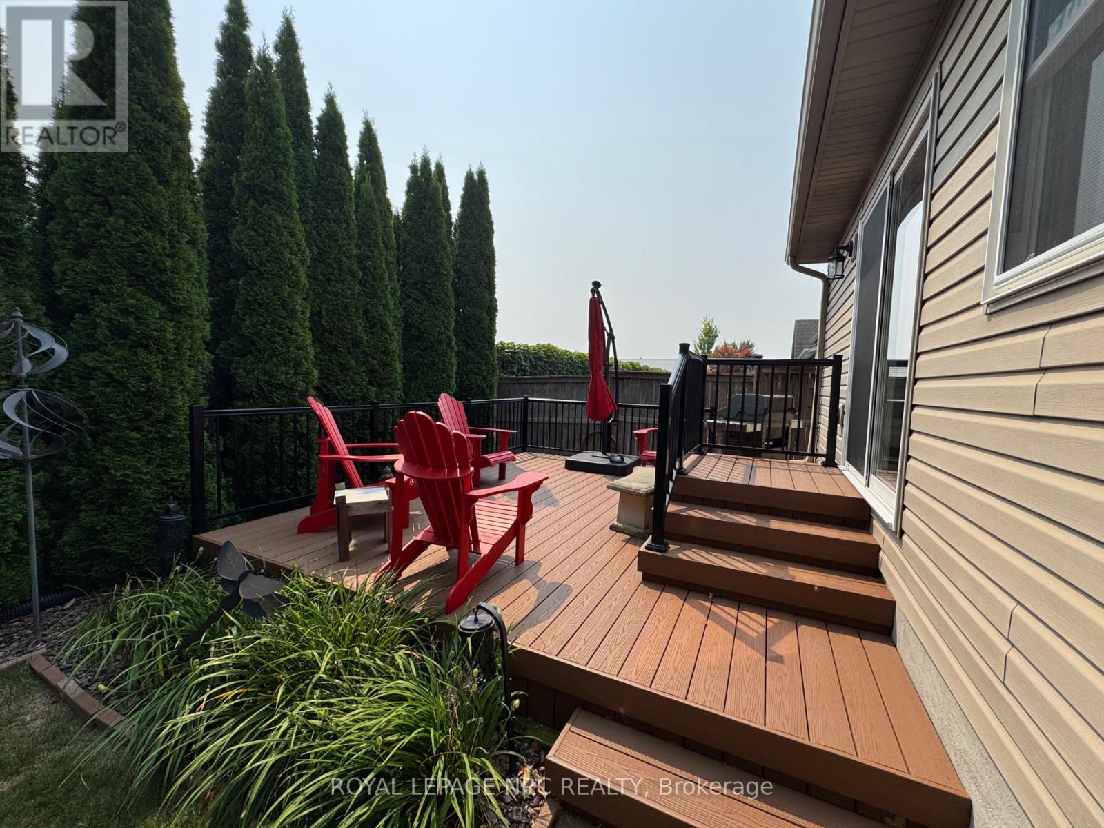 70 Parkside Drive, St. Catharines, Ontario  L2M 0B2 - Photo 34 - X12415164