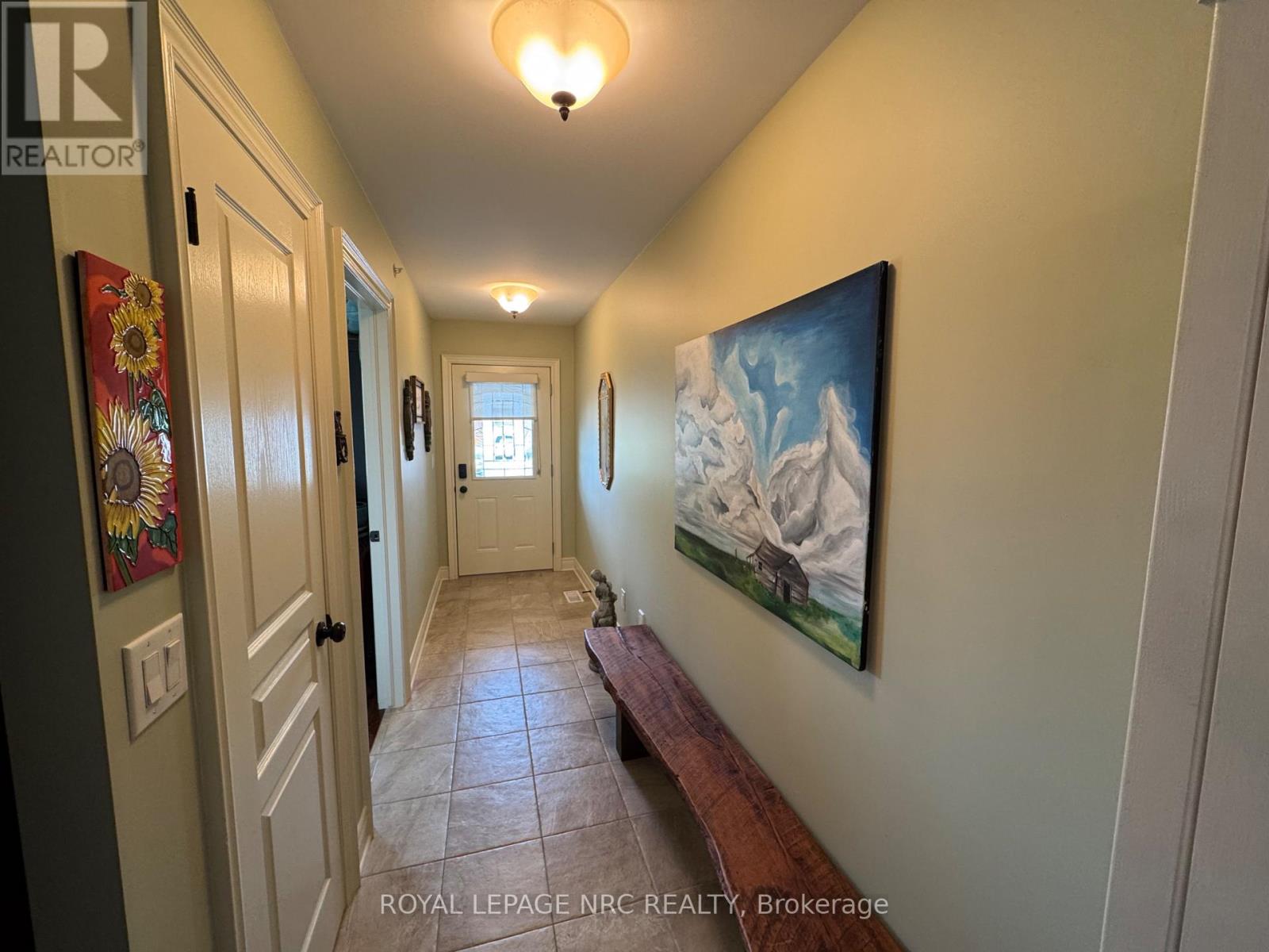 70 Parkside Drive, St. Catharines, Ontario  L2M 0B2 - Photo 4 - X12415164
