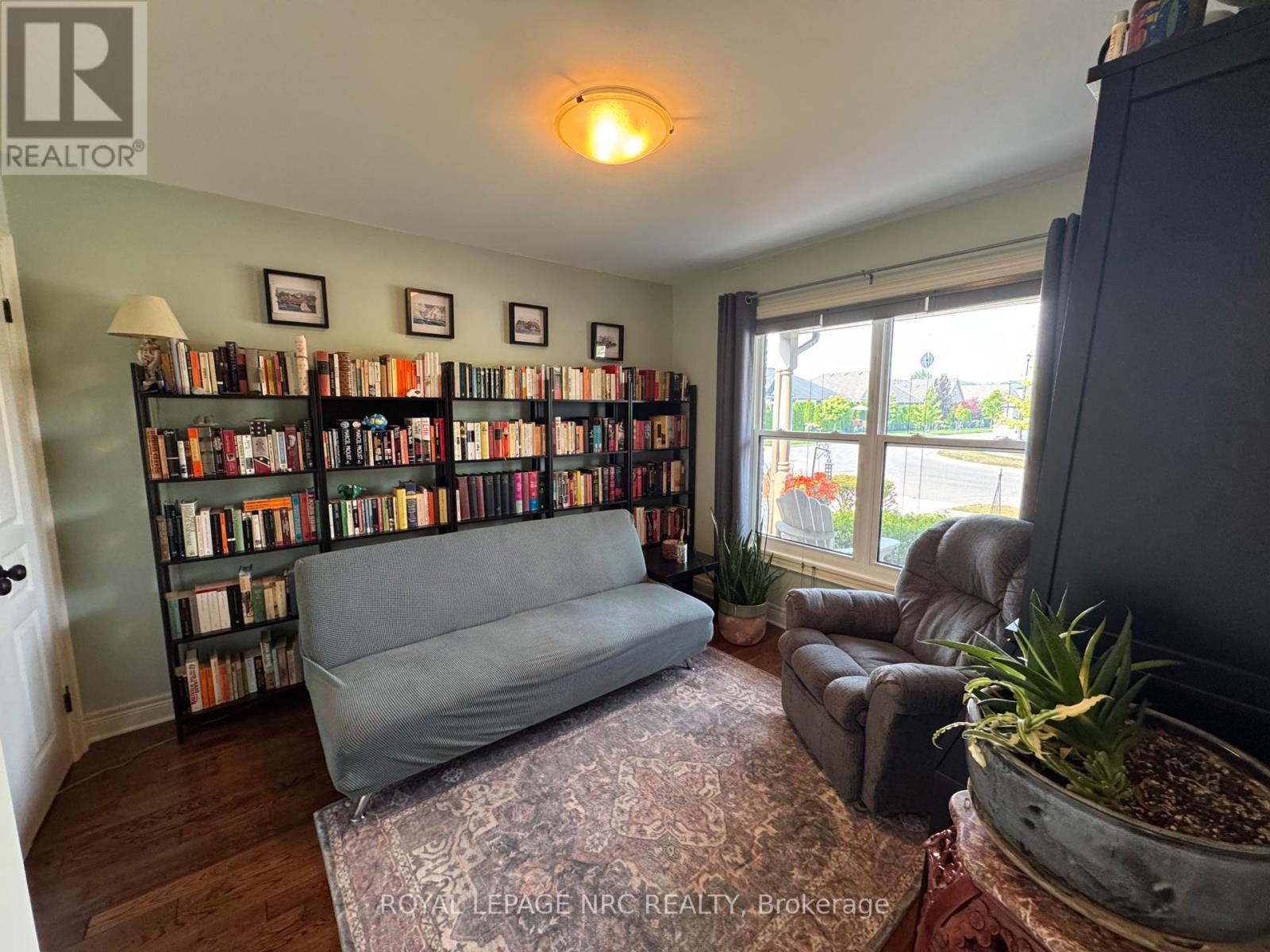 70 Parkside Drive, St. Catharines, Ontario  L2M 0B2 - Photo 7 - X12415164
