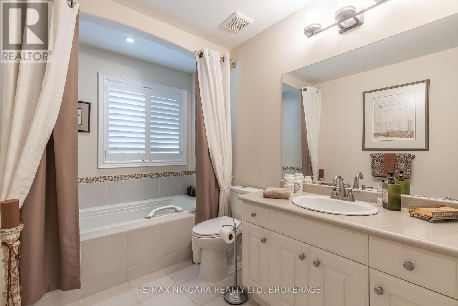 19 - 310 Ridge Road S, Fort Erie (Ridgeway), Ontario  L0S 1N0 - Photo 11 - X12415166