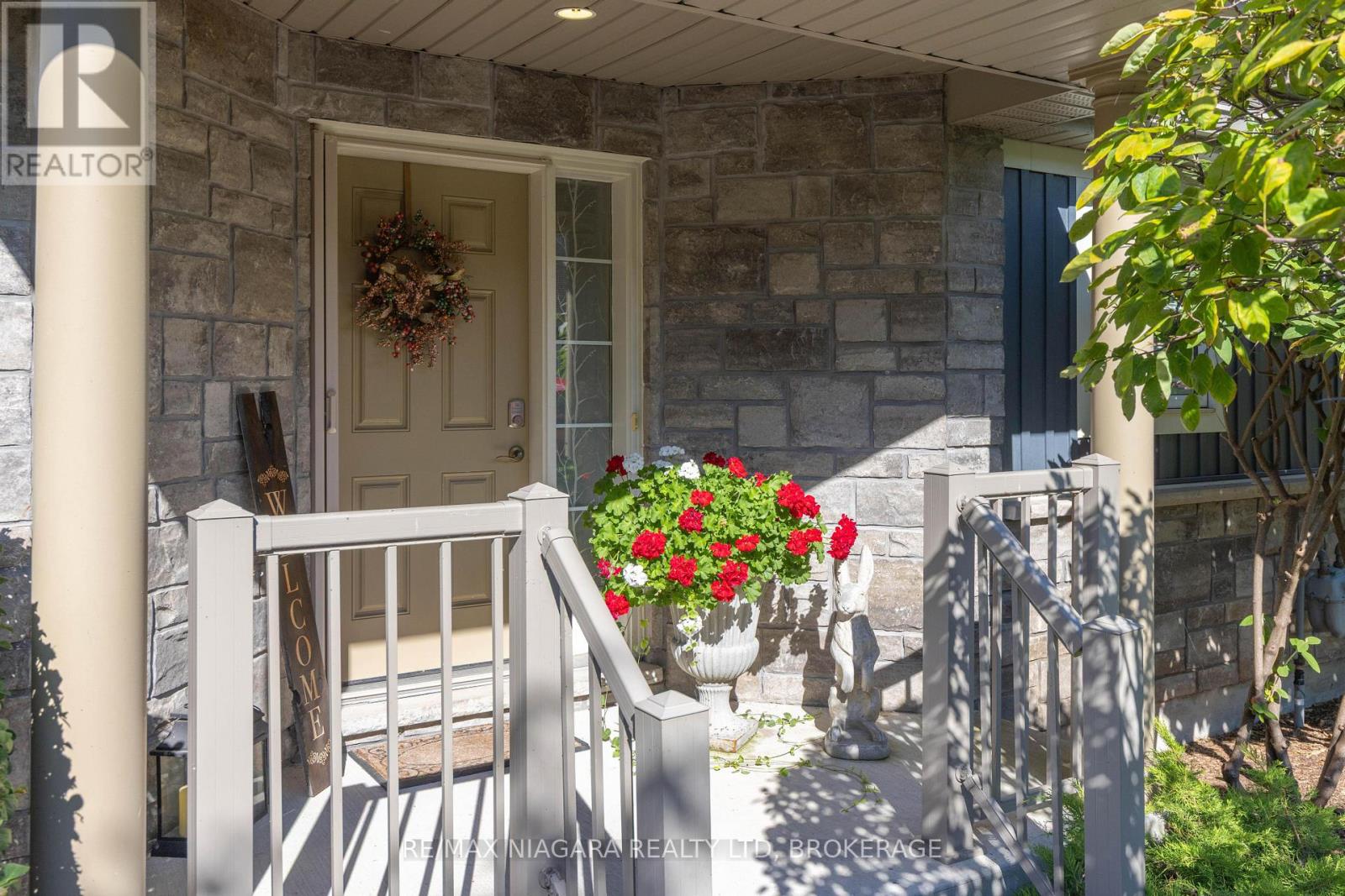 19 - 310 Ridge Road S, Fort Erie (Ridgeway), Ontario  L0S 1N0 - Photo 5 - X12415166