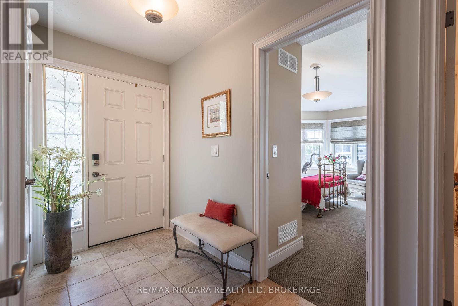 19 - 310 Ridge Road S, Fort Erie (Ridgeway), Ontario  L0S 1N0 - Photo 8 - X12415166