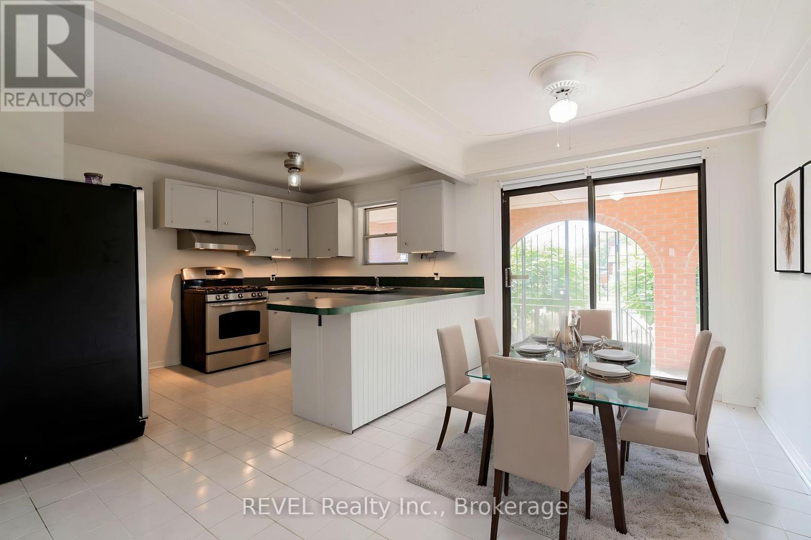 6835 Wills Street, Niagara Falls, Ontario  L2J 1Y6 - Photo 15 - X12419015