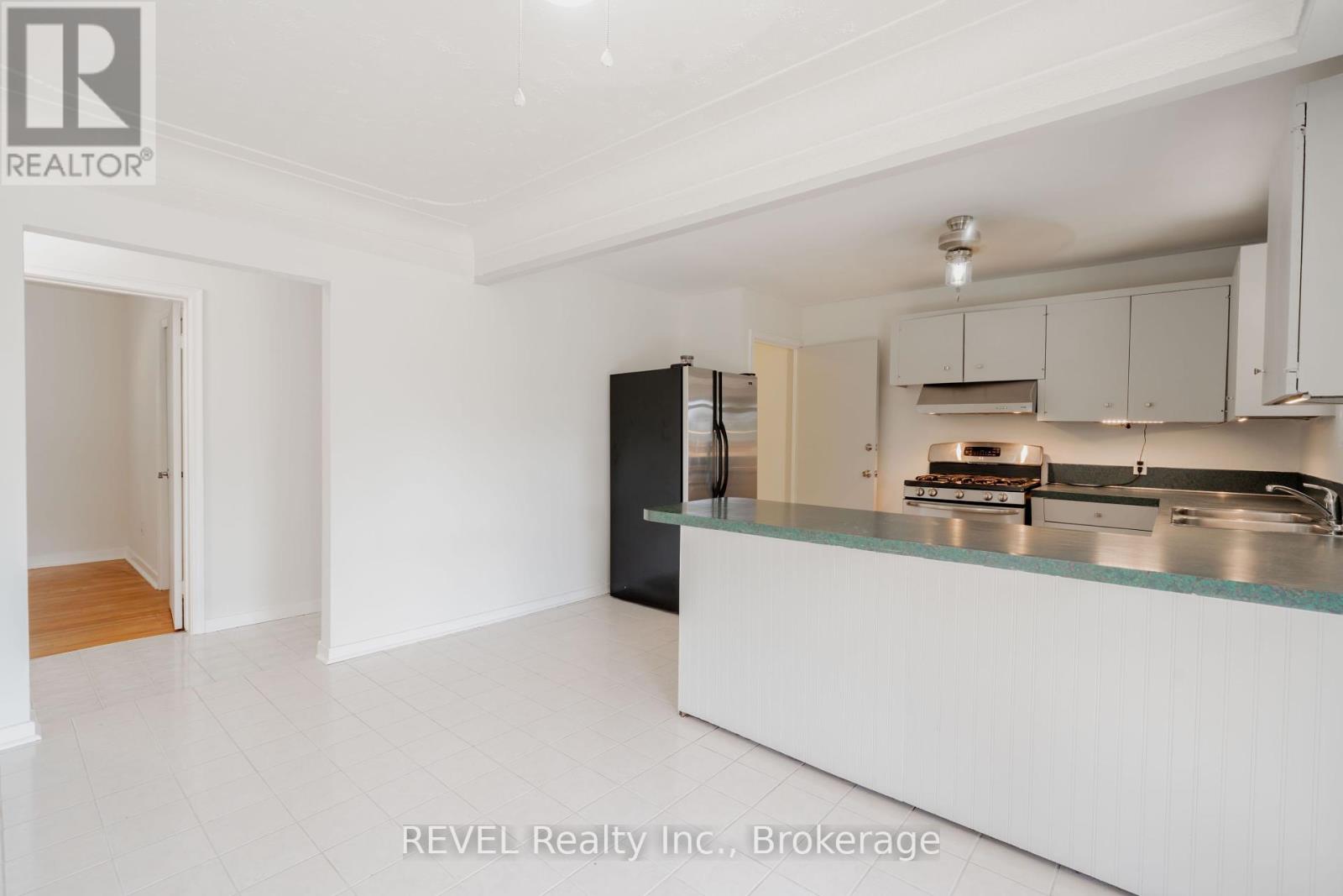 6835 Wills Street, Niagara Falls, Ontario  L2J 1Y6 - Photo 16 - X12419015