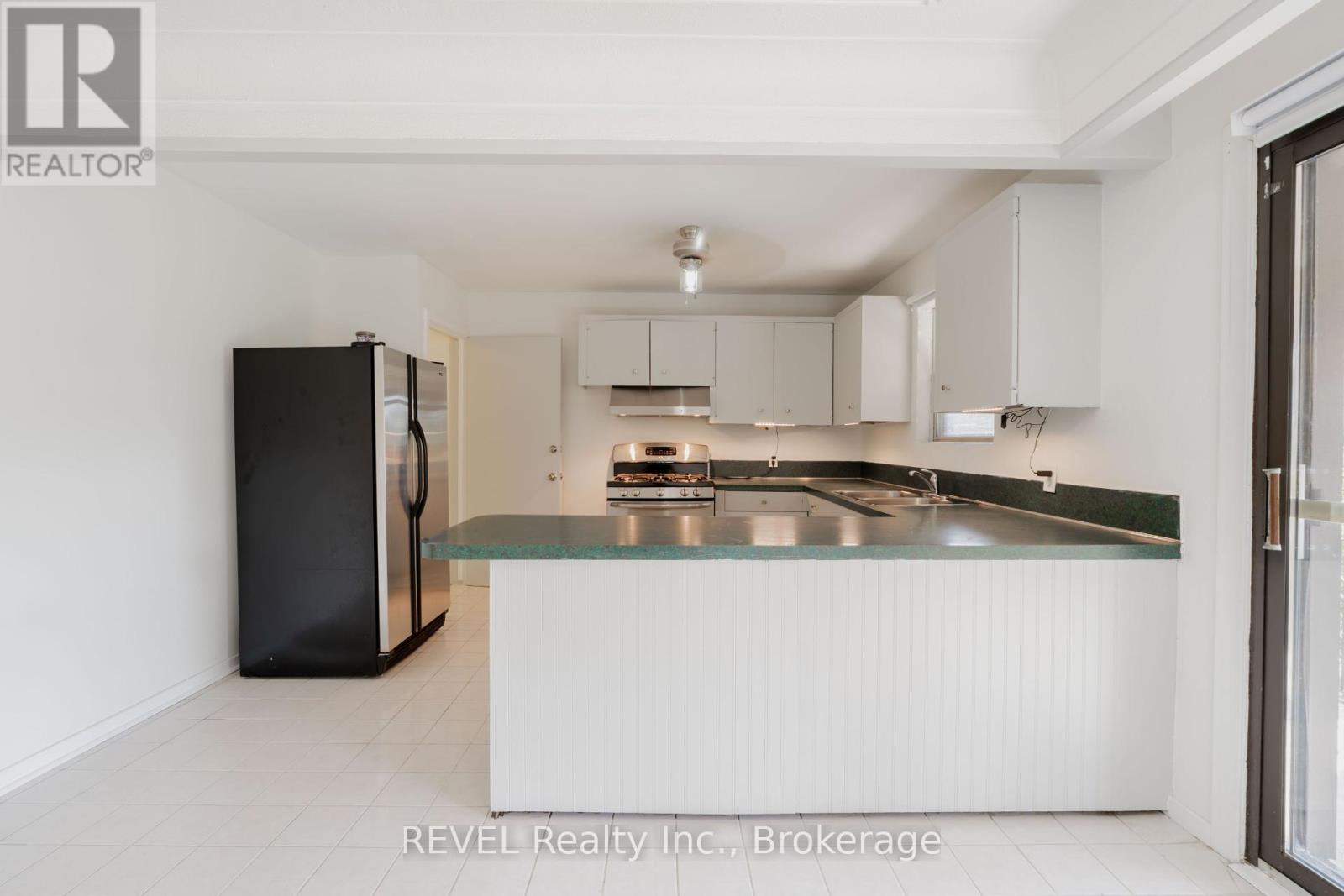 6835 Wills Street, Niagara Falls, Ontario  L2J 1Y6 - Photo 17 - X12419015