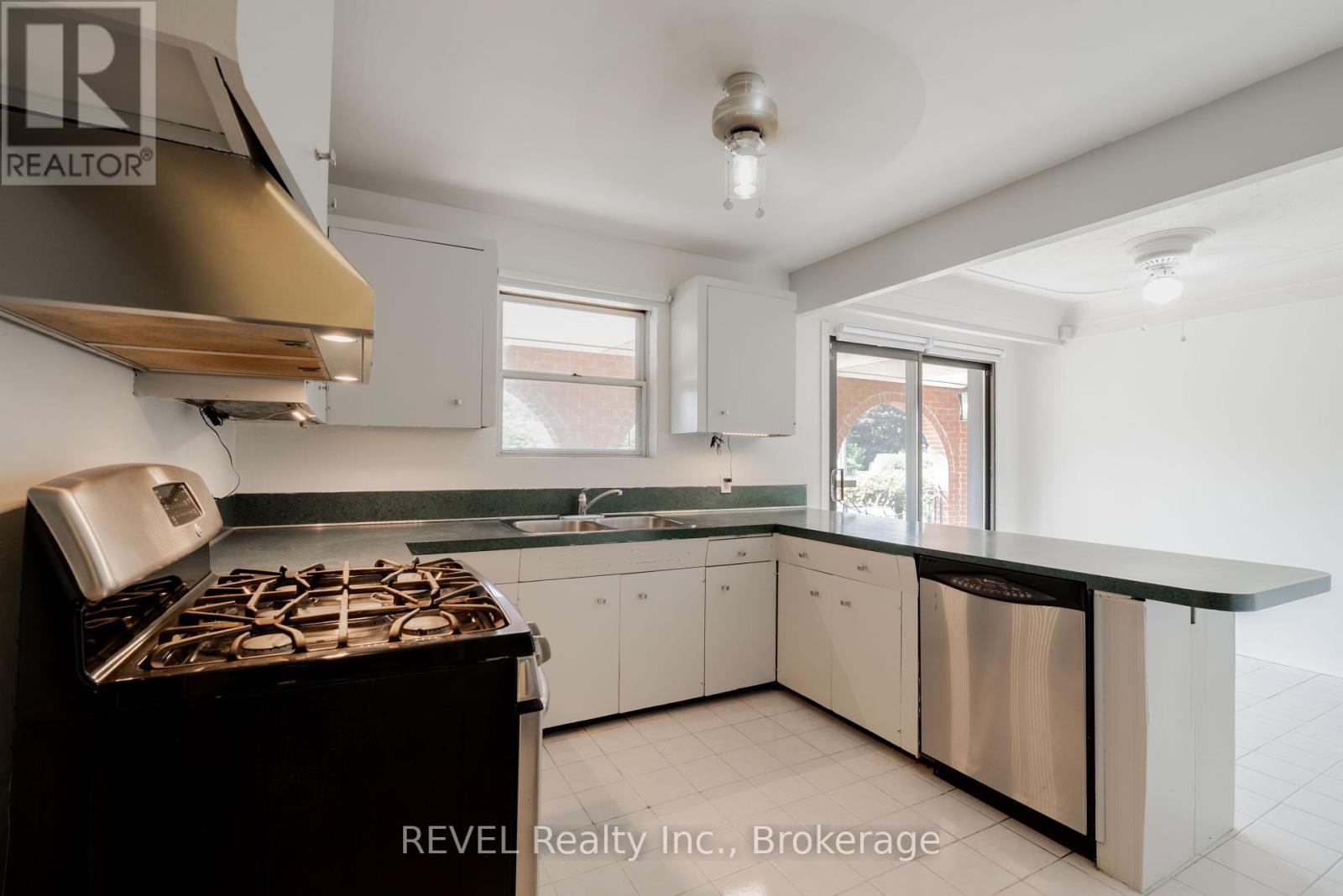 6835 Wills Street, Niagara Falls, Ontario  L2J 1Y6 - Photo 18 - X12419015