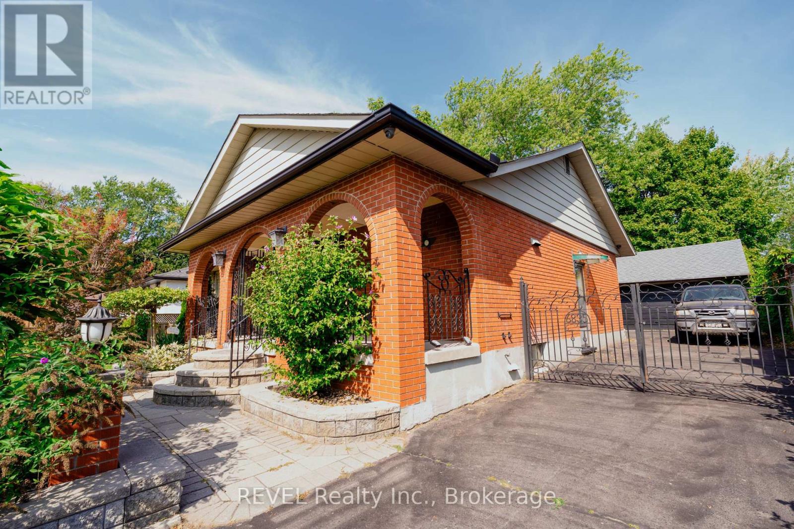 6835 Wills Street, Niagara Falls, Ontario  L2J 1Y6 - Photo 4 - X12419015