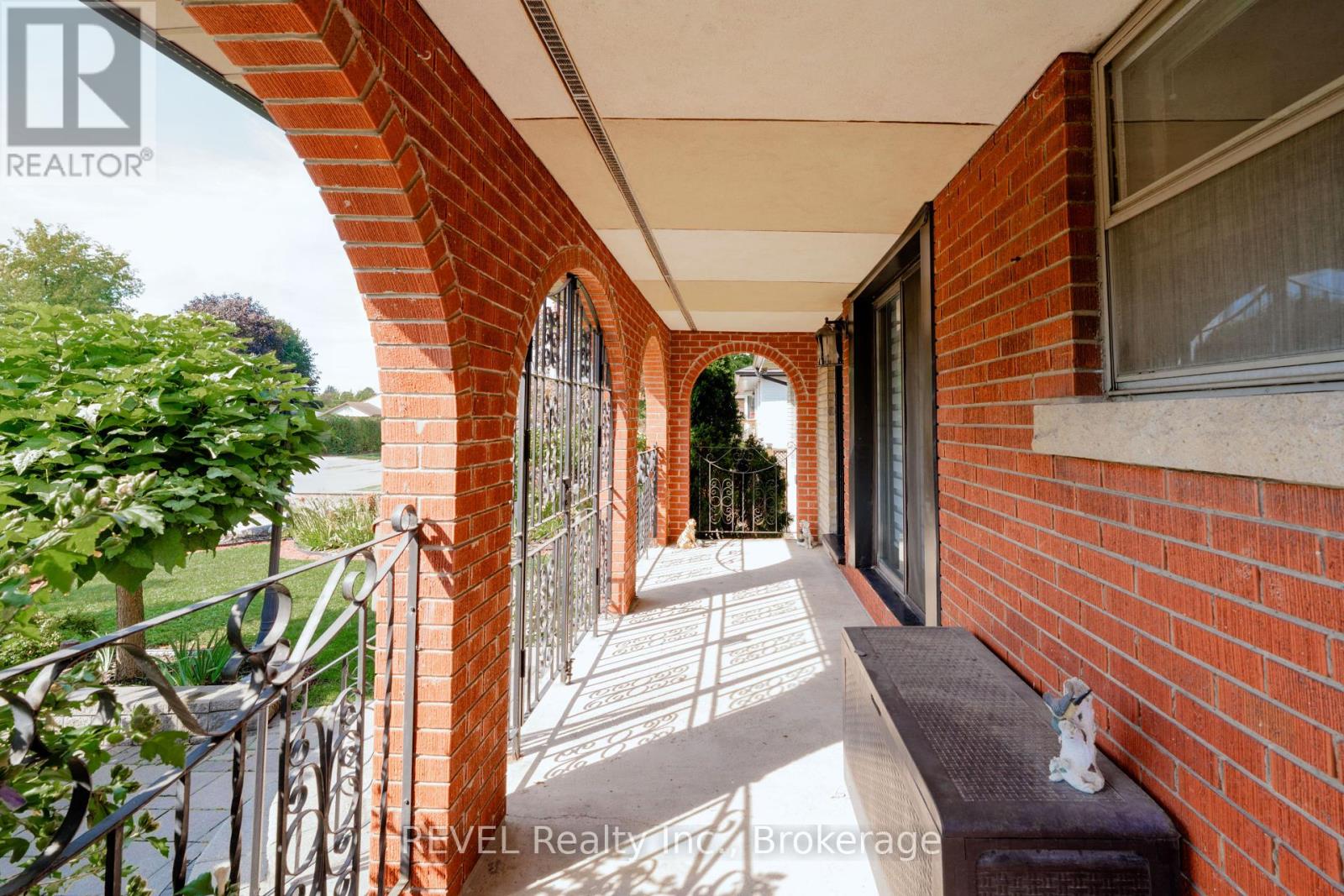 6835 Wills Street, Niagara Falls, Ontario  L2J 1Y6 - Photo 5 - X12419015