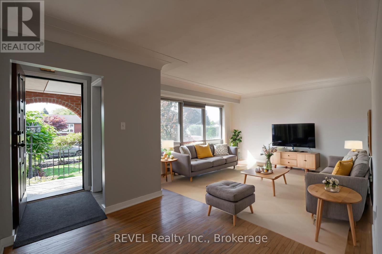 6835 Wills Street, Niagara Falls, Ontario  L2J 1Y6 - Photo 8 - X12419015