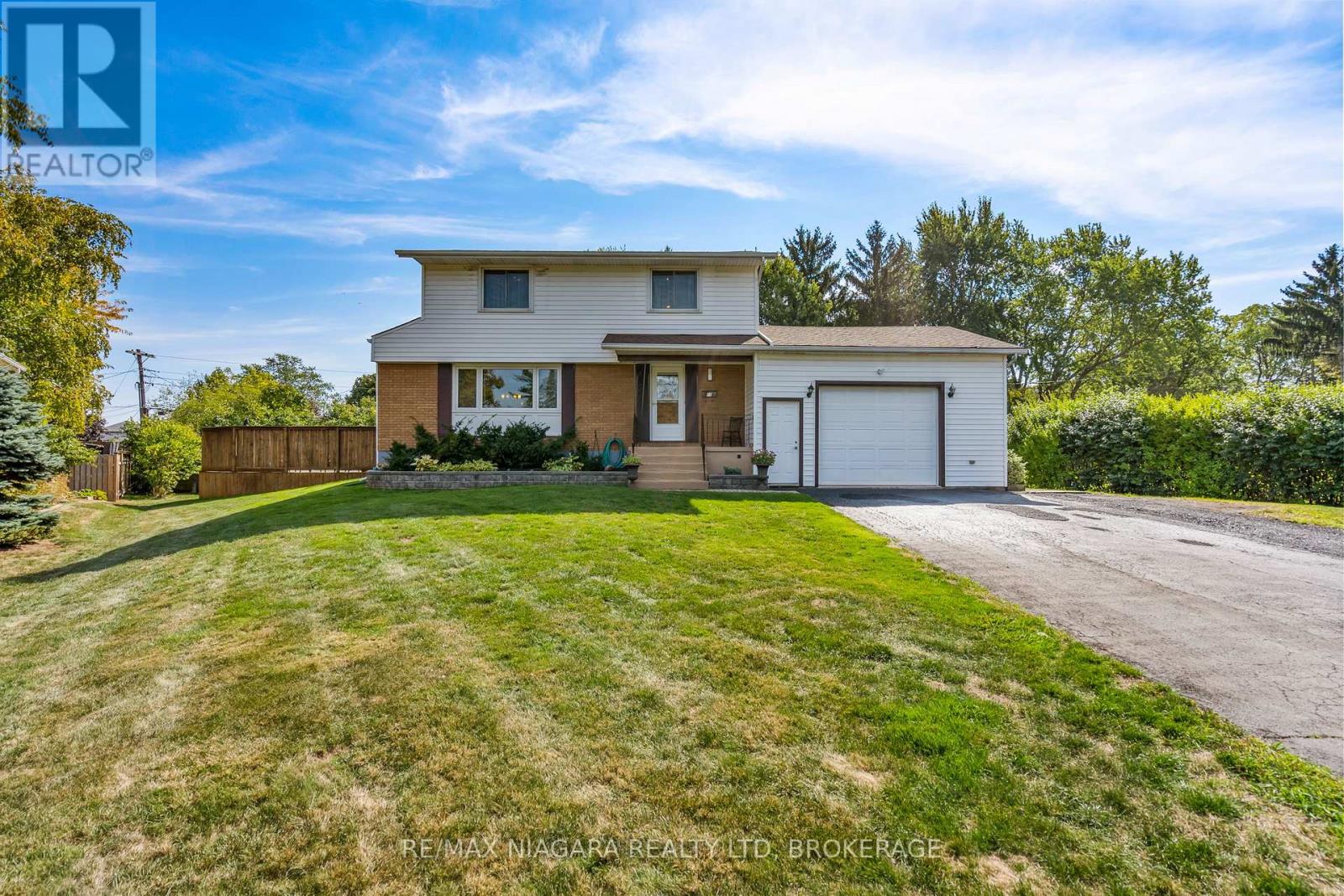 28 THORNCREST ROAD, port colborne (main street), Ontario