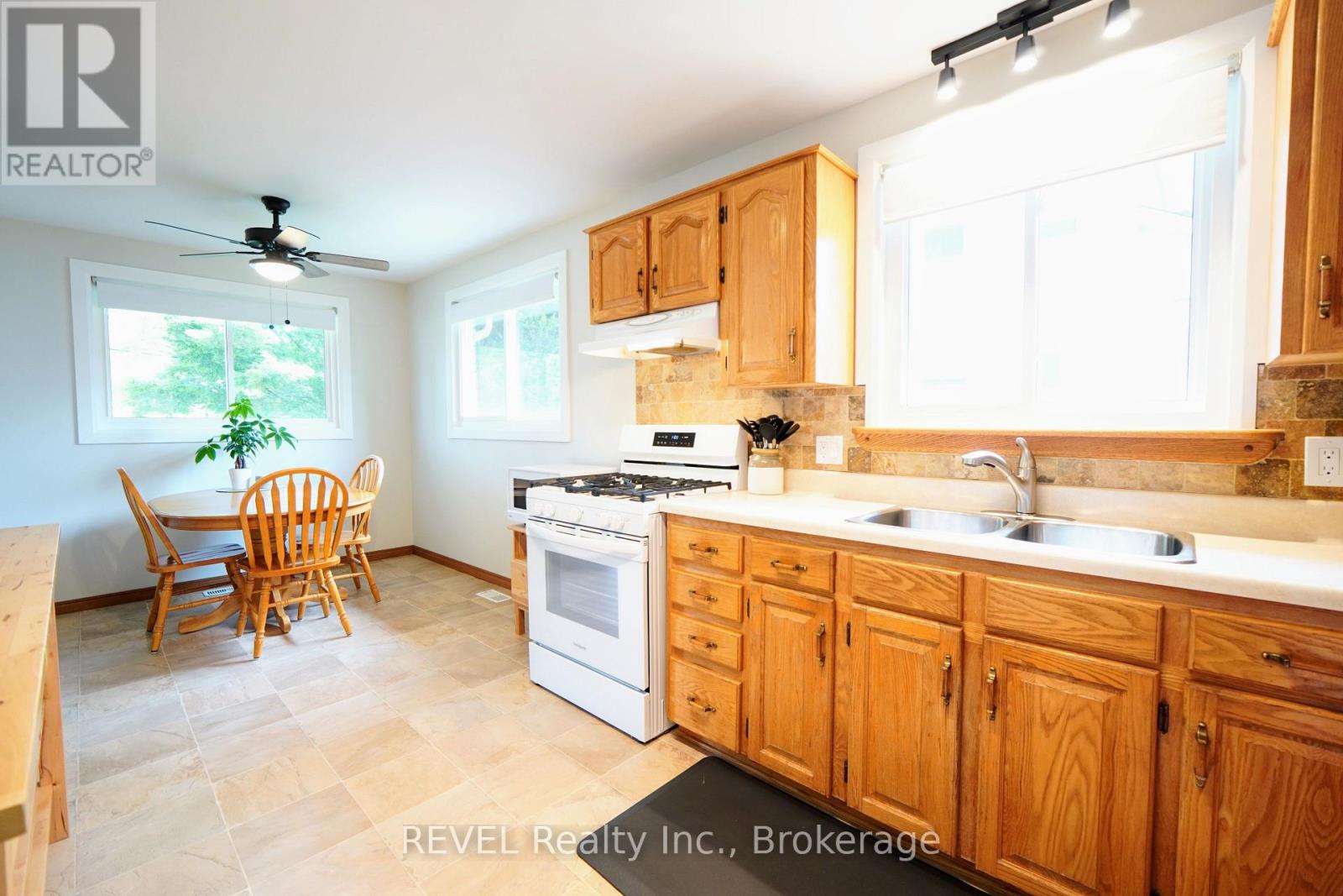 186 Colver Street, West Lincoln (Smithville), Ontario  L0R 2A0 - Photo 12 - X12420882