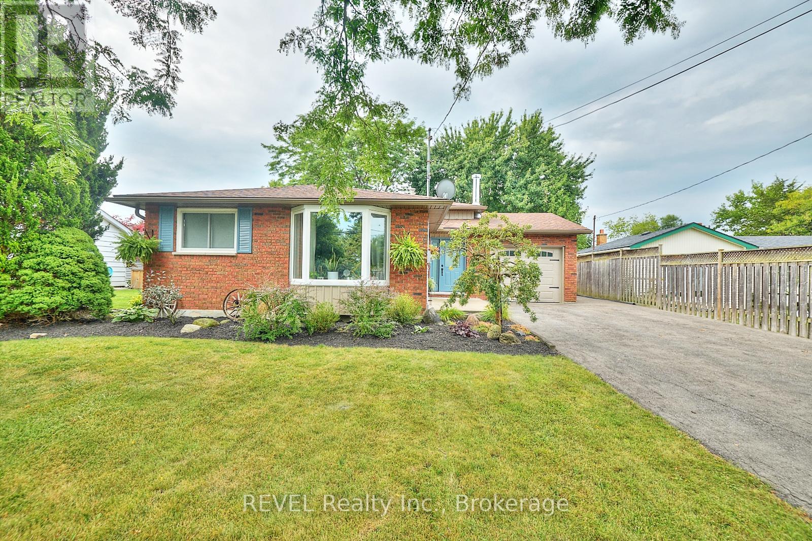 186 Colver Street, West Lincoln (Smithville), Ontario  L0R 2A0 - Photo 2 - X12420882