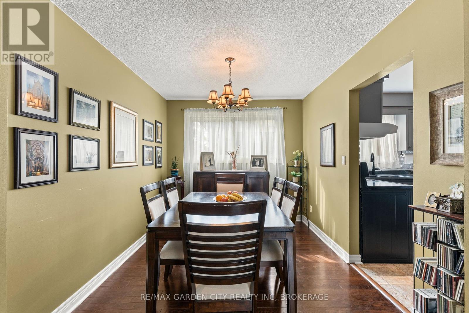 43 Capri Street, Thorold, Ontario  L2V 4R9 - Photo 10 - X12423399