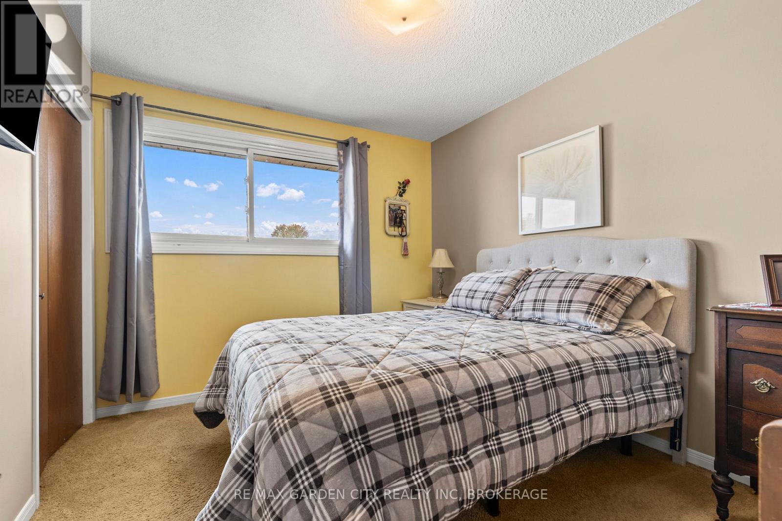 43 Capri Street, Thorold, Ontario  L2V 4R9 - Photo 20 - X12423399