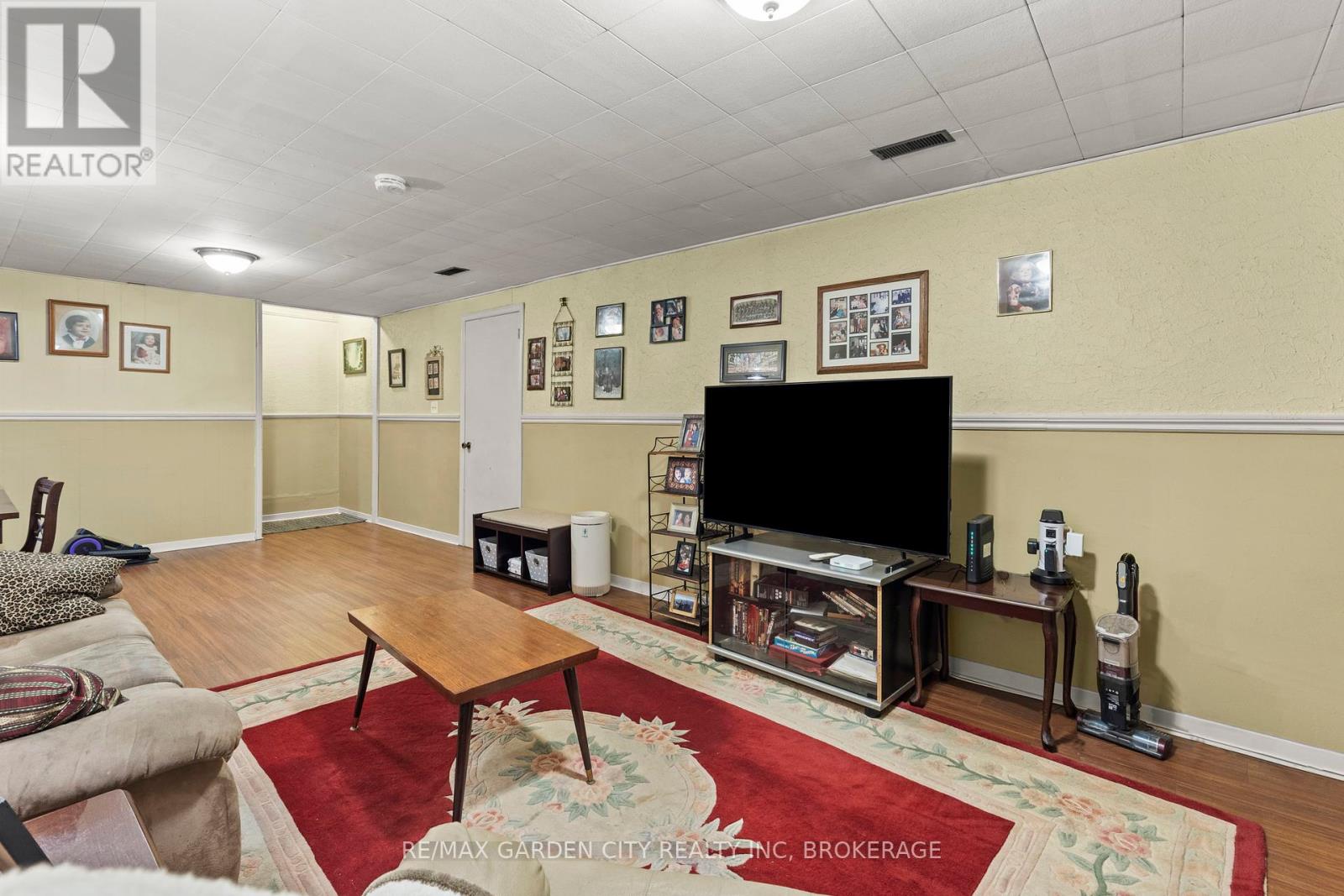 43 Capri Street, Thorold, Ontario  L2V 4R9 - Photo 24 - X12423399