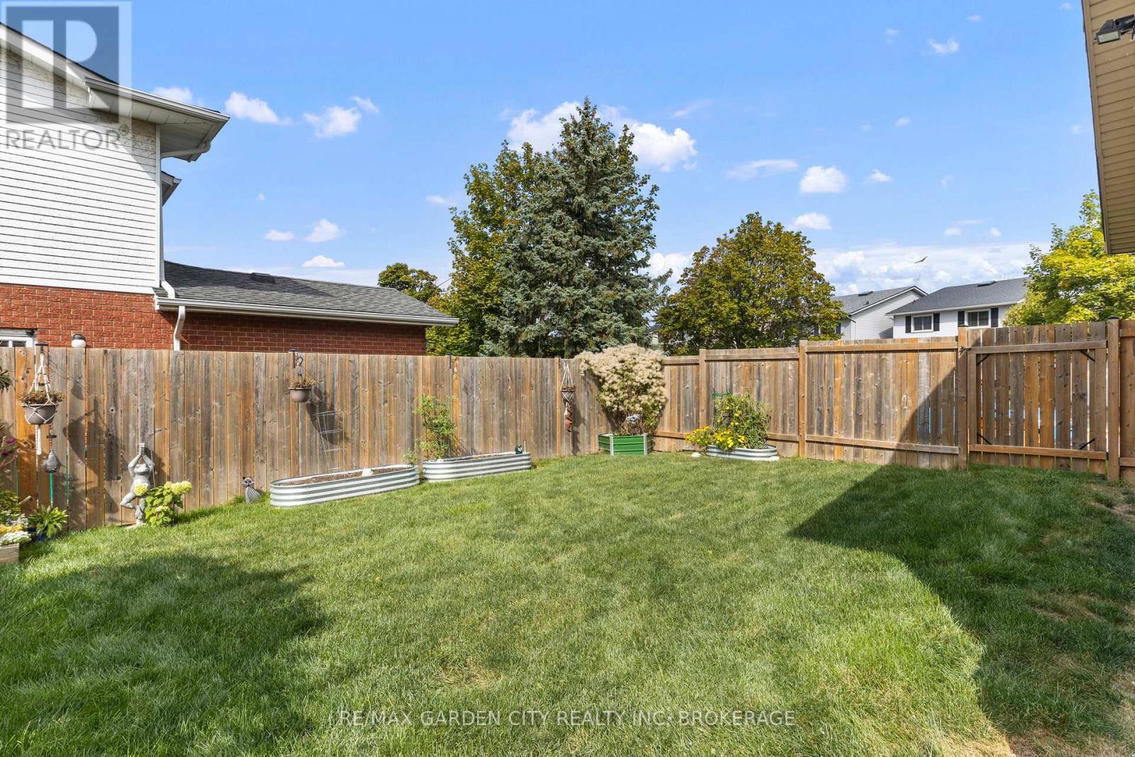 43 Capri Street, Thorold, Ontario  L2V 4R9 - Photo 29 - X12423399