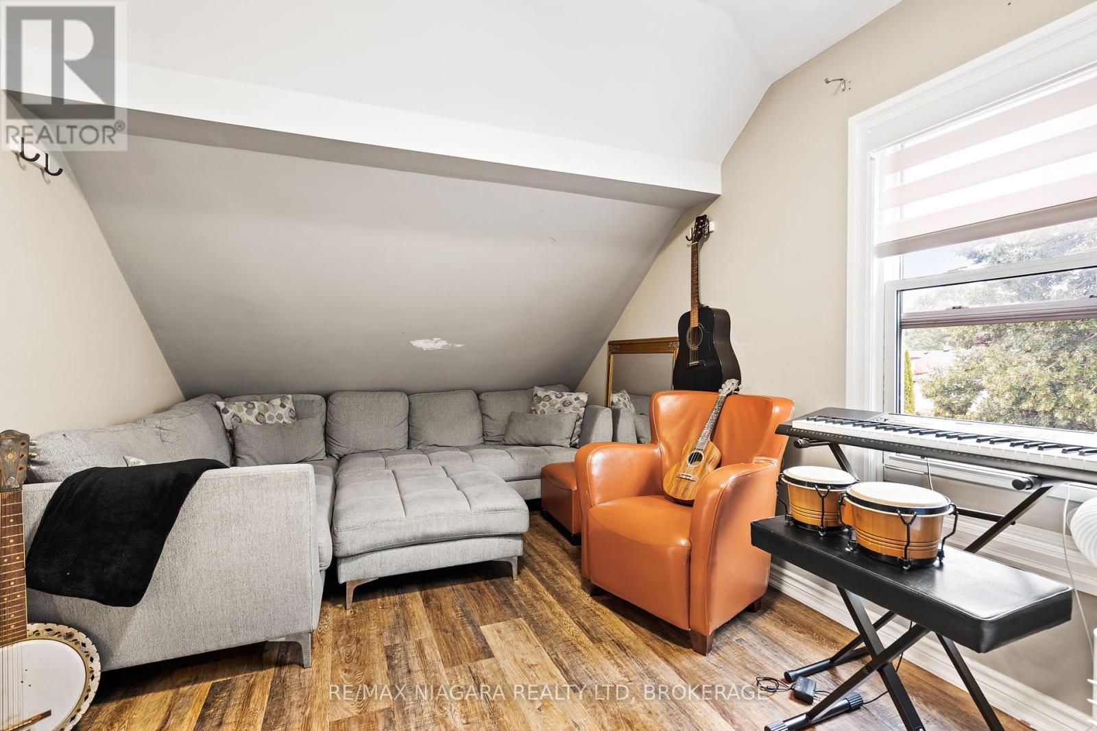 5690 Highland Avenue, Niagara Falls, Ontario  L2G 4X3 - Photo 18 - X12424520