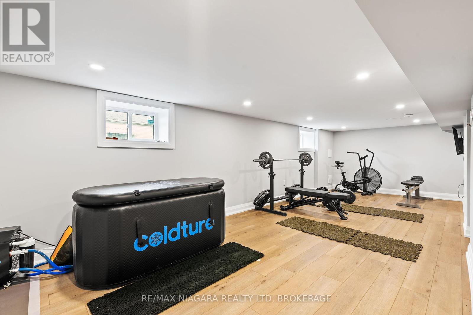 5690 Highland Avenue, Niagara Falls, Ontario  L2G 4X3 - Photo 21 - X12424520