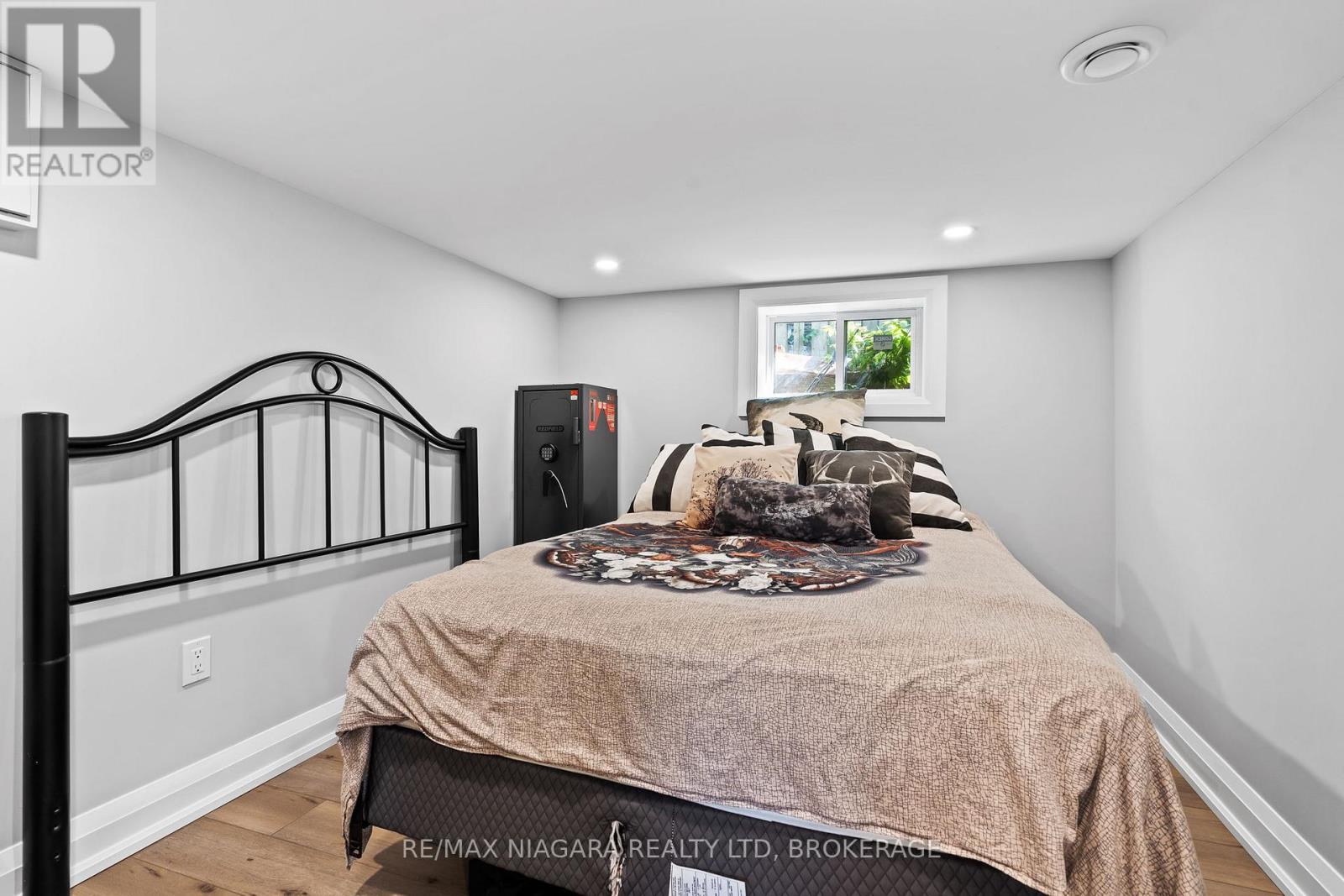 5690 Highland Avenue, Niagara Falls, Ontario  L2G 4X3 - Photo 23 - X12424520