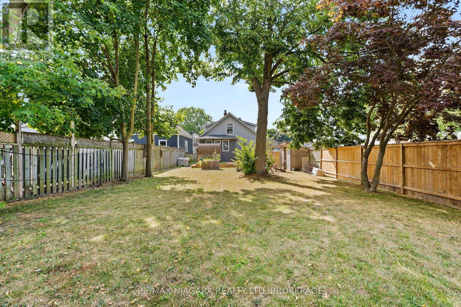 5690 Highland Avenue, Niagara Falls, Ontario  L2G 4X3 - Photo 4 - X12424520