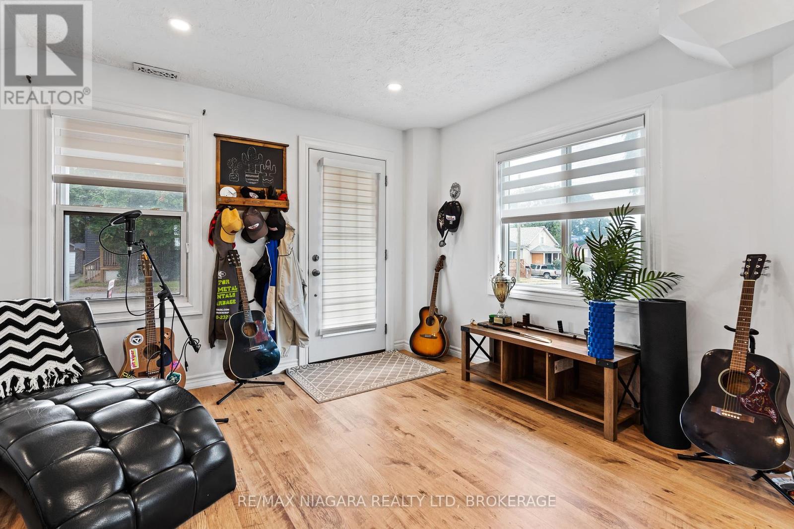 5690 Highland Avenue, Niagara Falls, Ontario  L2G 4X3 - Photo 9 - X12424520