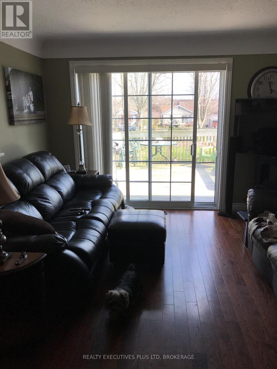 4020 Main Street, Niagara Falls, Ontario  L2G 6B8 - Photo 5 - X12424957