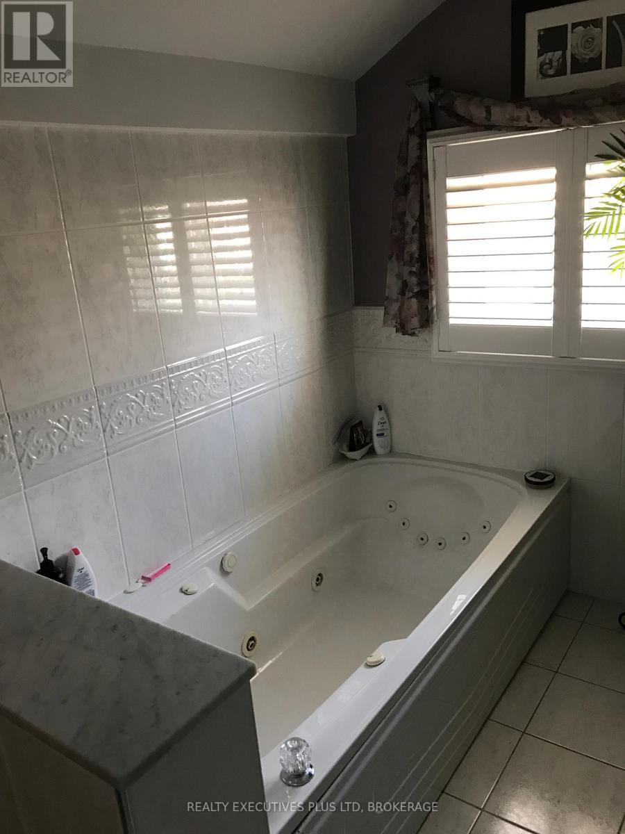 4020 Main Street, Niagara Falls, Ontario  L2G 6B8 - Photo 6 - X12424957