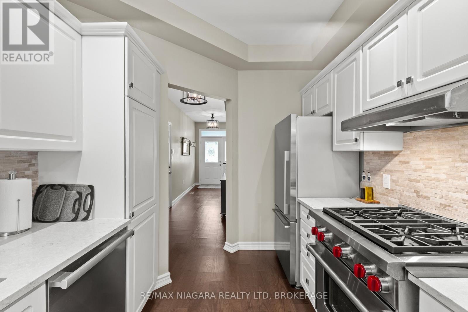 3 - 88 Lakeport Road, St. Catharines, Ontario  L2N 4P8 - Photo 17 - X12425061