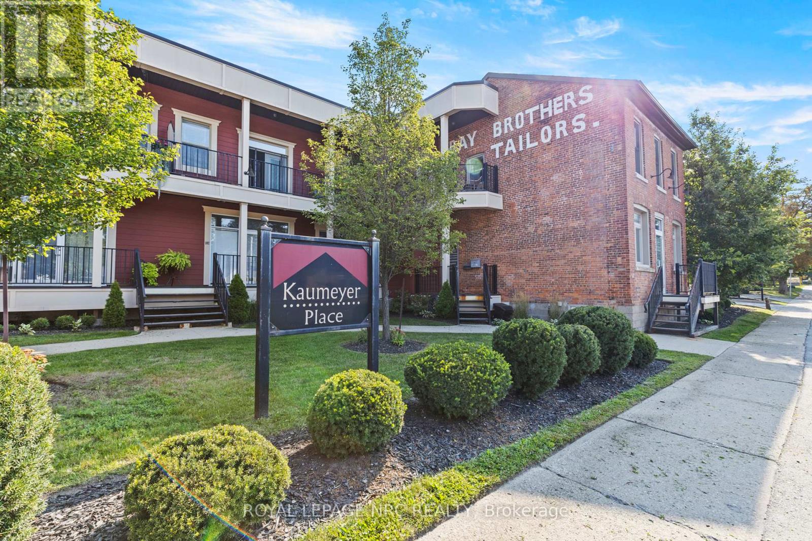 106 - 3710 Main Street, Niagara Falls, Ontario  L2G 6B1 - Photo 3 - X12425390