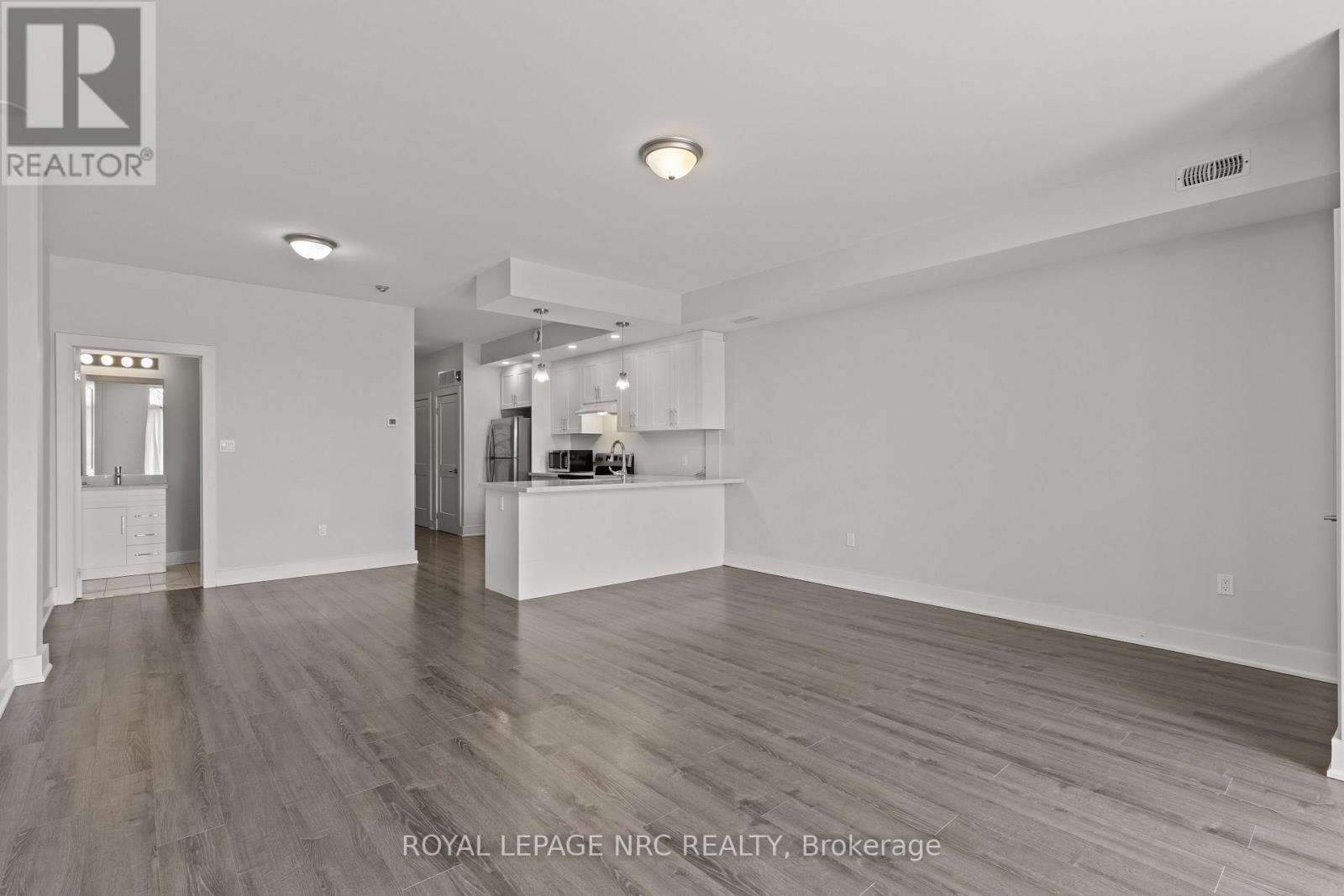 106 - 3710 Main Street, Niagara Falls, Ontario  L2G 6B1 - Photo 7 - X12425390