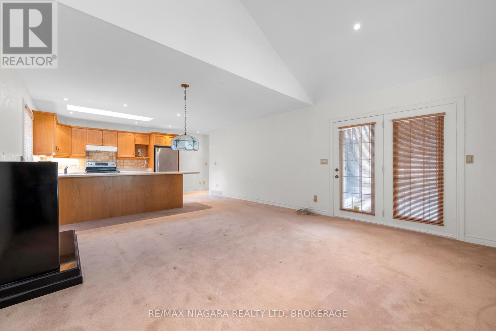 40 Frontier Drive, Niagara-On-The-Lake, Ontario  L0S 1J0 - Photo 10 - X12425600