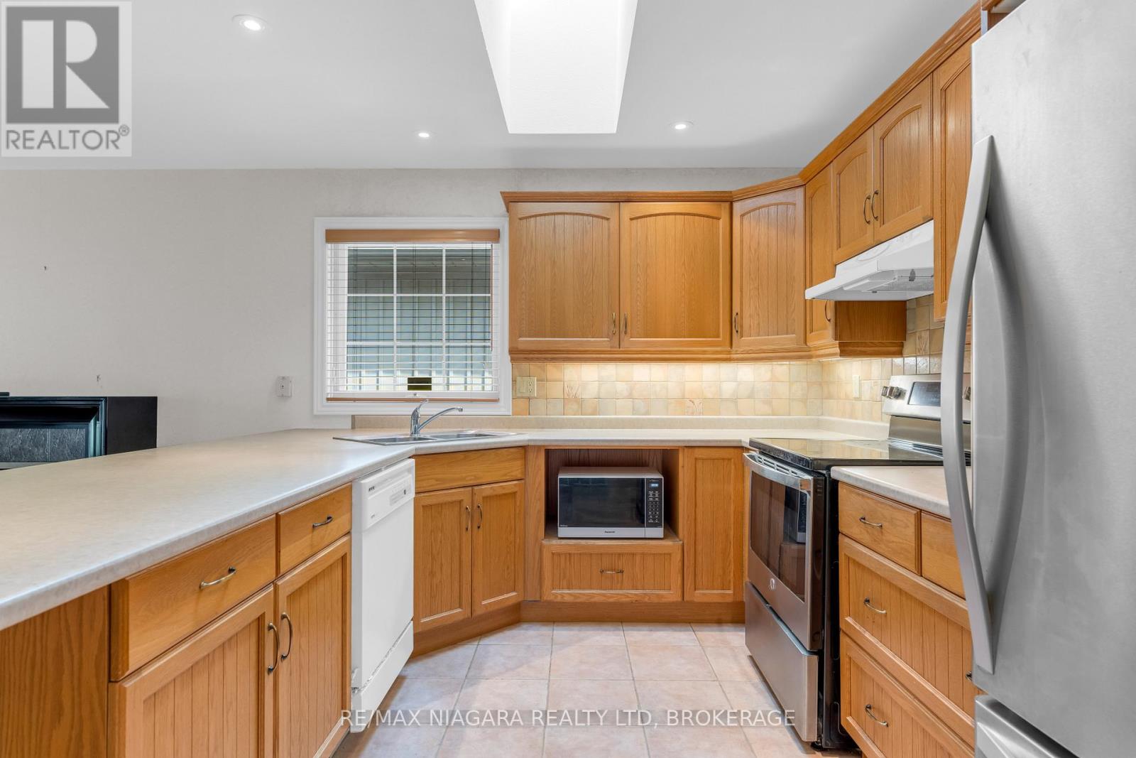 40 Frontier Drive, Niagara-On-The-Lake, Ontario  L0S 1J0 - Photo 12 - X12425600