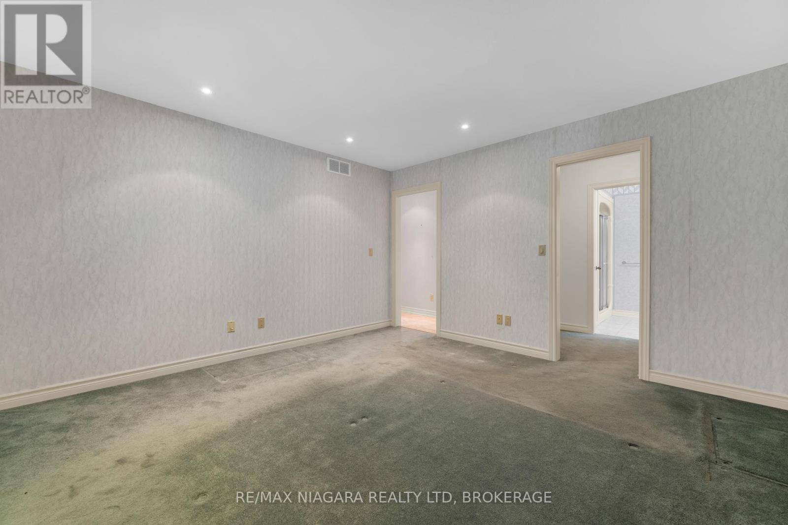 40 Frontier Drive, Niagara-On-The-Lake, Ontario  L0S 1J0 - Photo 17 - X12425600