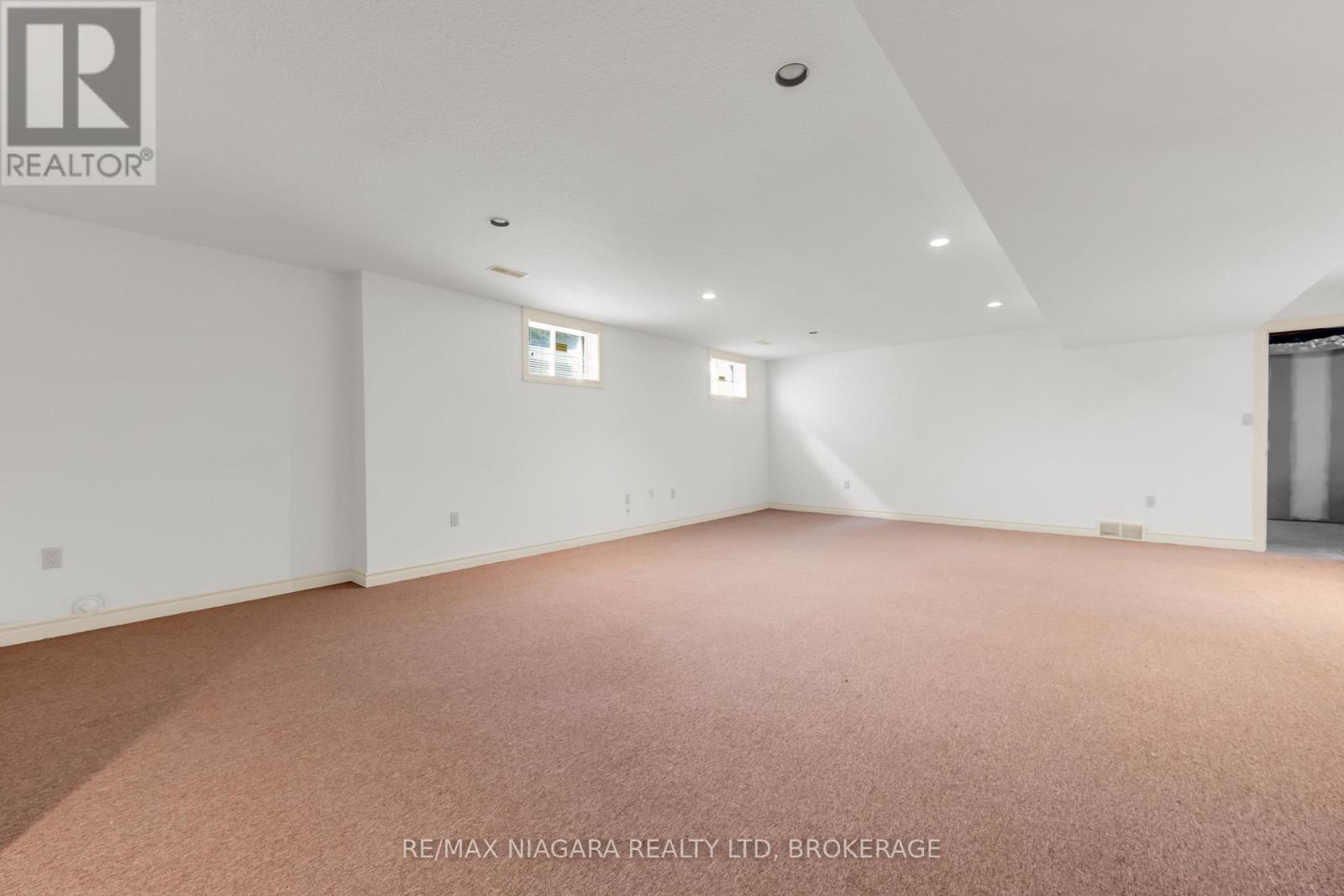 40 Frontier Drive, Niagara-On-The-Lake, Ontario  L0S 1J0 - Photo 22 - X12425600