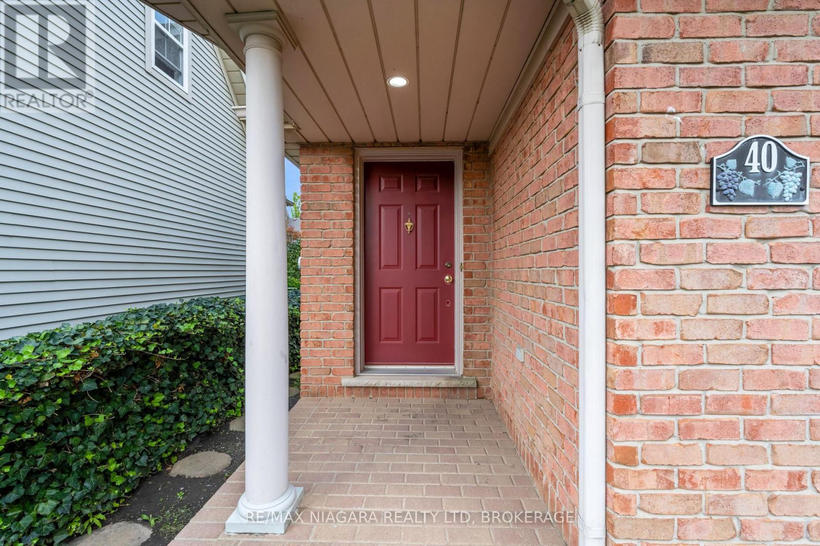 40 Frontier Drive, Niagara-On-The-Lake, Ontario  L0S 1J0 - Photo 3 - X12425600