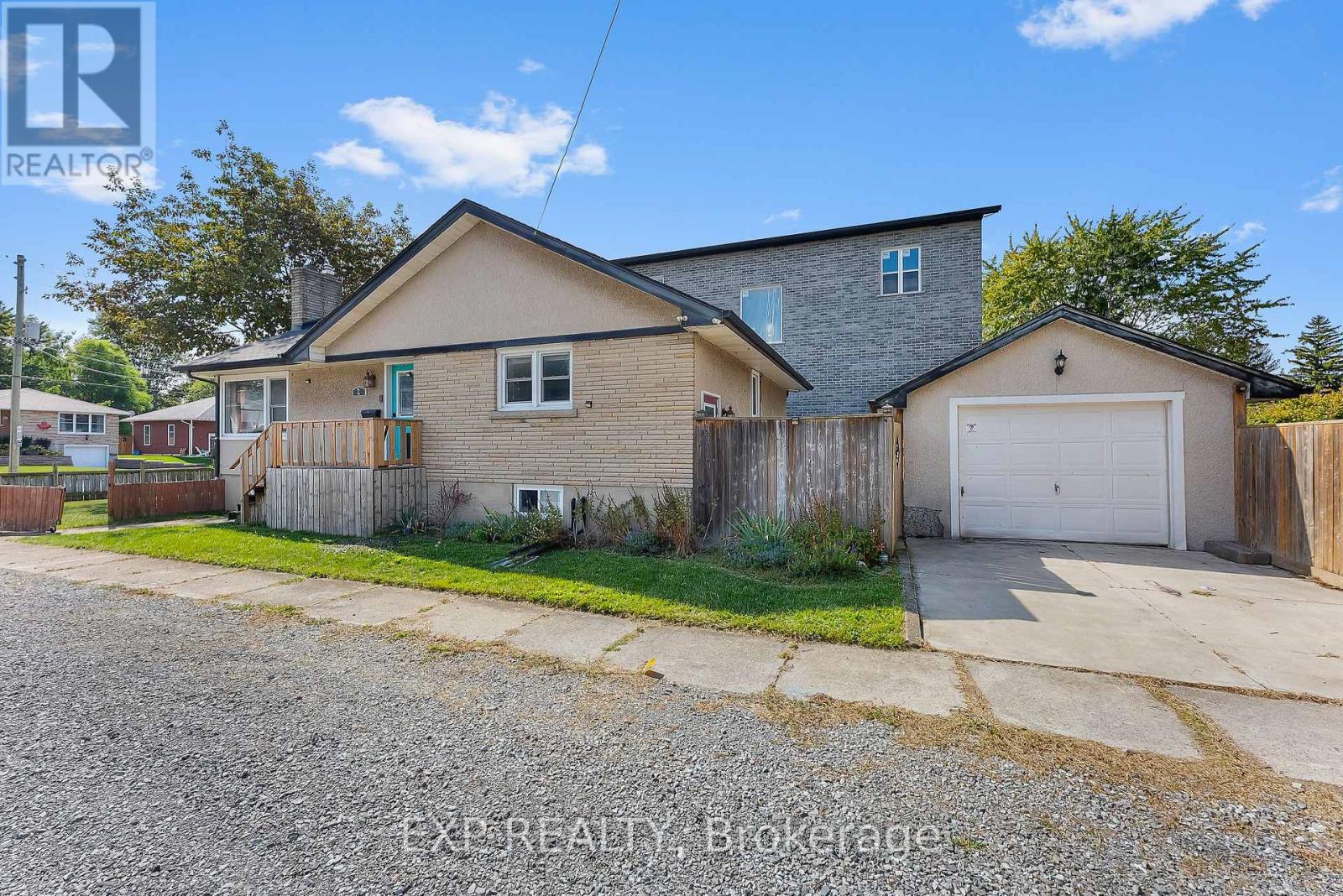 2 Homewood Avenue, Port Colborne, Ontario  L3K 5L5 - Photo 2 - X12425899