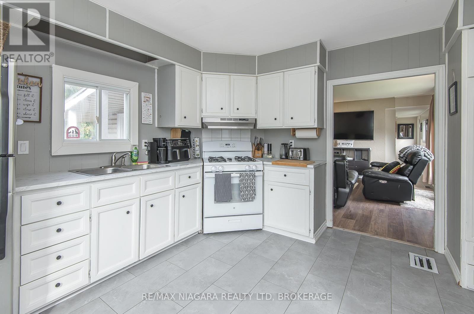 4599 Abigail Lane, Lincoln, Ontario  L3J 0W1 - Photo 21 - X12425918