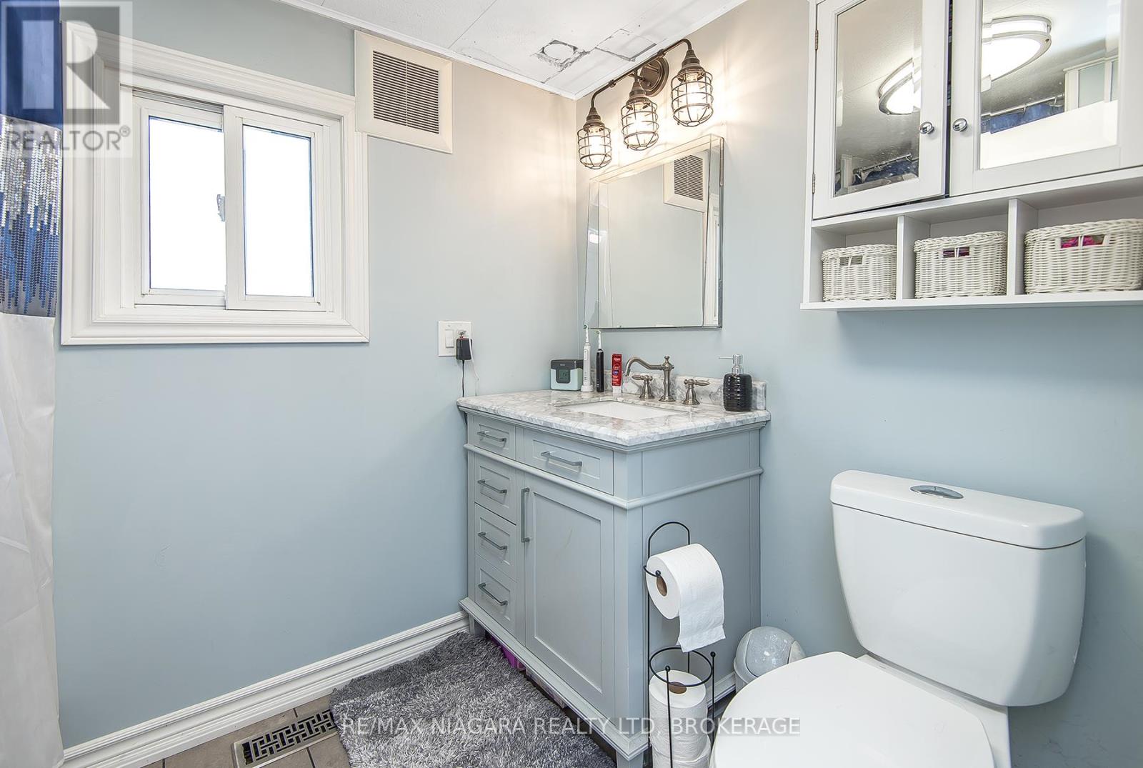 4599 Abigail Lane, Lincoln, Ontario  L3J 0W1 - Photo 6 - X12425918