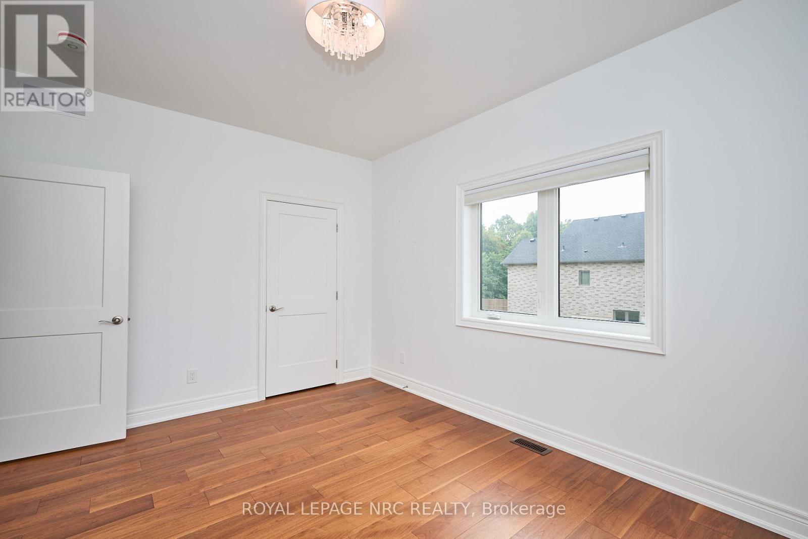 1129 Balfour Street, Pelham, Ontario  L0S 1C0 - Photo 20 - X12426864