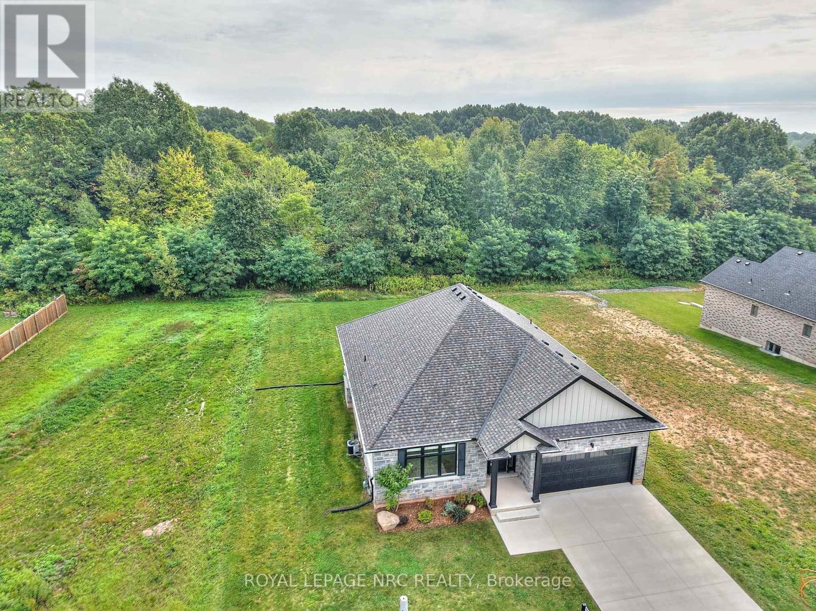 1129 Balfour Street, Pelham, Ontario  L0S 1C0 - Photo 31 - X12426864