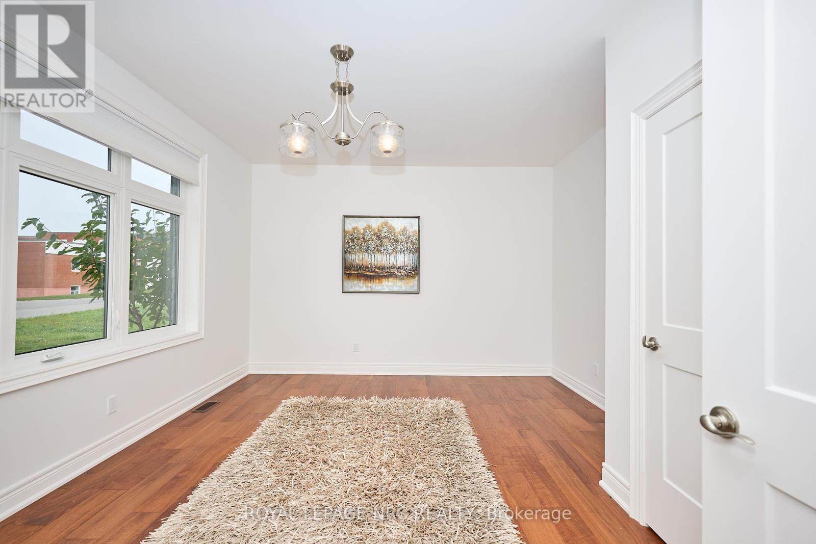 1129 Balfour Street, Pelham, Ontario  L0S 1C0 - Photo 7 - X12426864